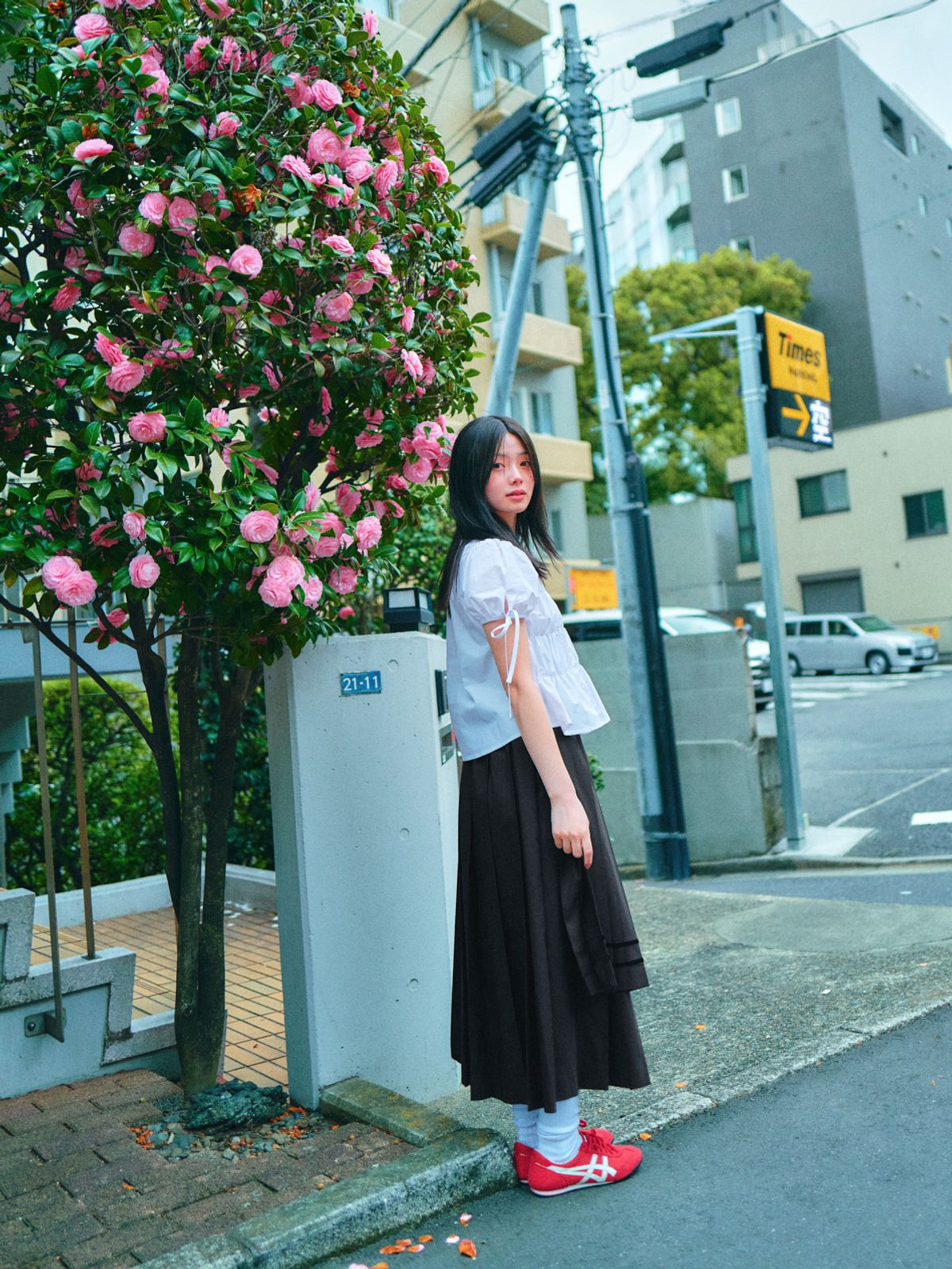 로액슈얼(LO AXUAL) SHIRRING PUFF SHIRTS_WHITE