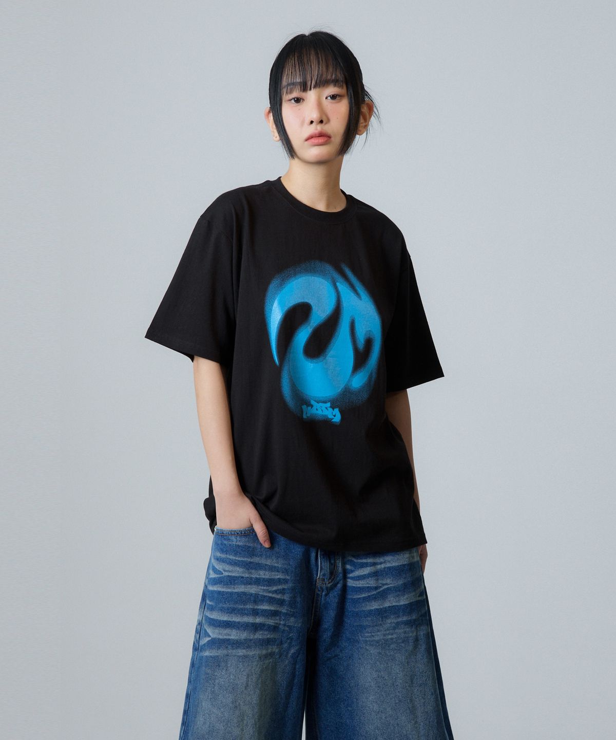 낫띵이즈베럴댄미(NOTHINGISBETTERTHANME) SIGNATURE SYMBOL TEE_black