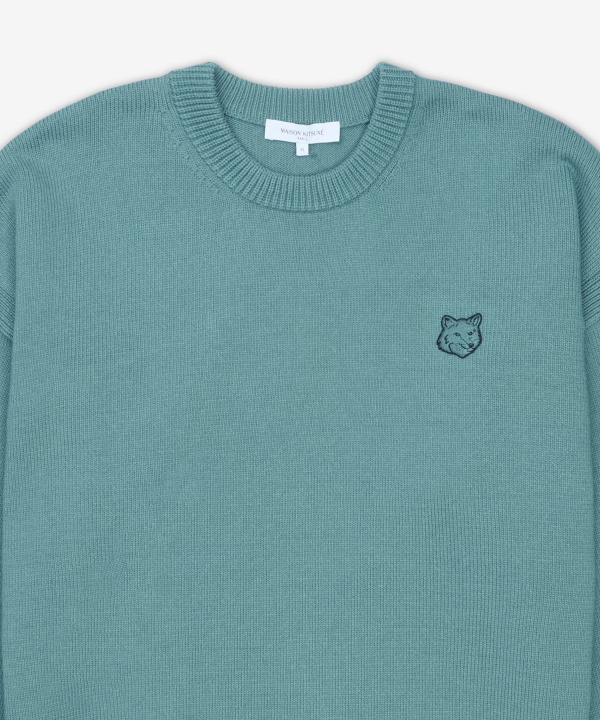메종 키츠네(MAISON KITSUNE) 볼드 폭스 헤드 패치 맨투맨 - 소프트 틸 / OM00801KT10990080