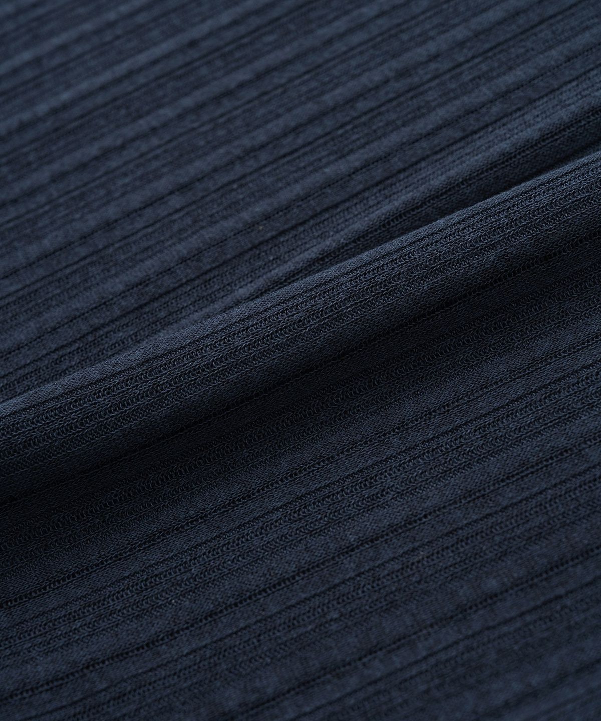 바스틱(VASTIC) 시스루 하프 니트_네이비