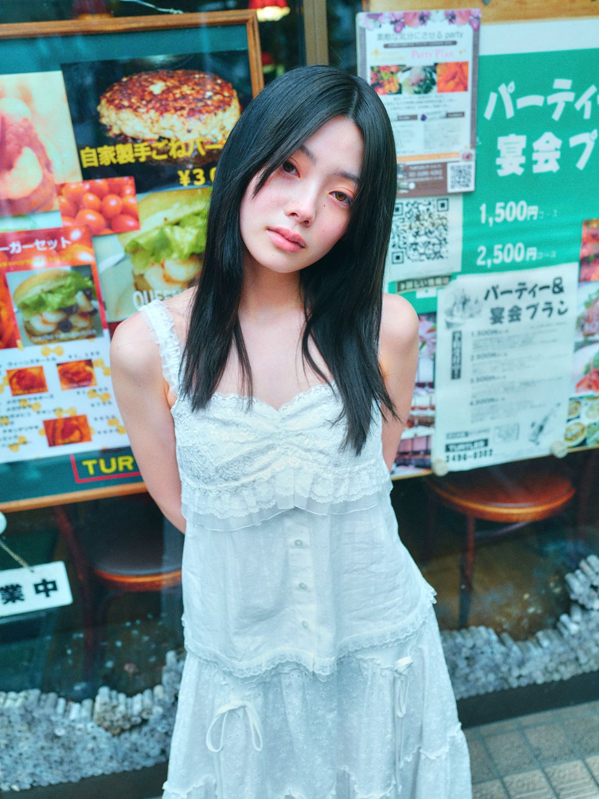로액슈얼(LO AXUAL) MULTI LACE TRIMMING BUSTIER