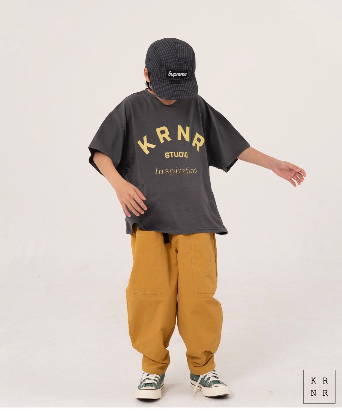 쿠르나르(KRNR) 인스퍼레이션 오버사이즈 시그니처 레터링 반팔티 코랄,챠콜,그린