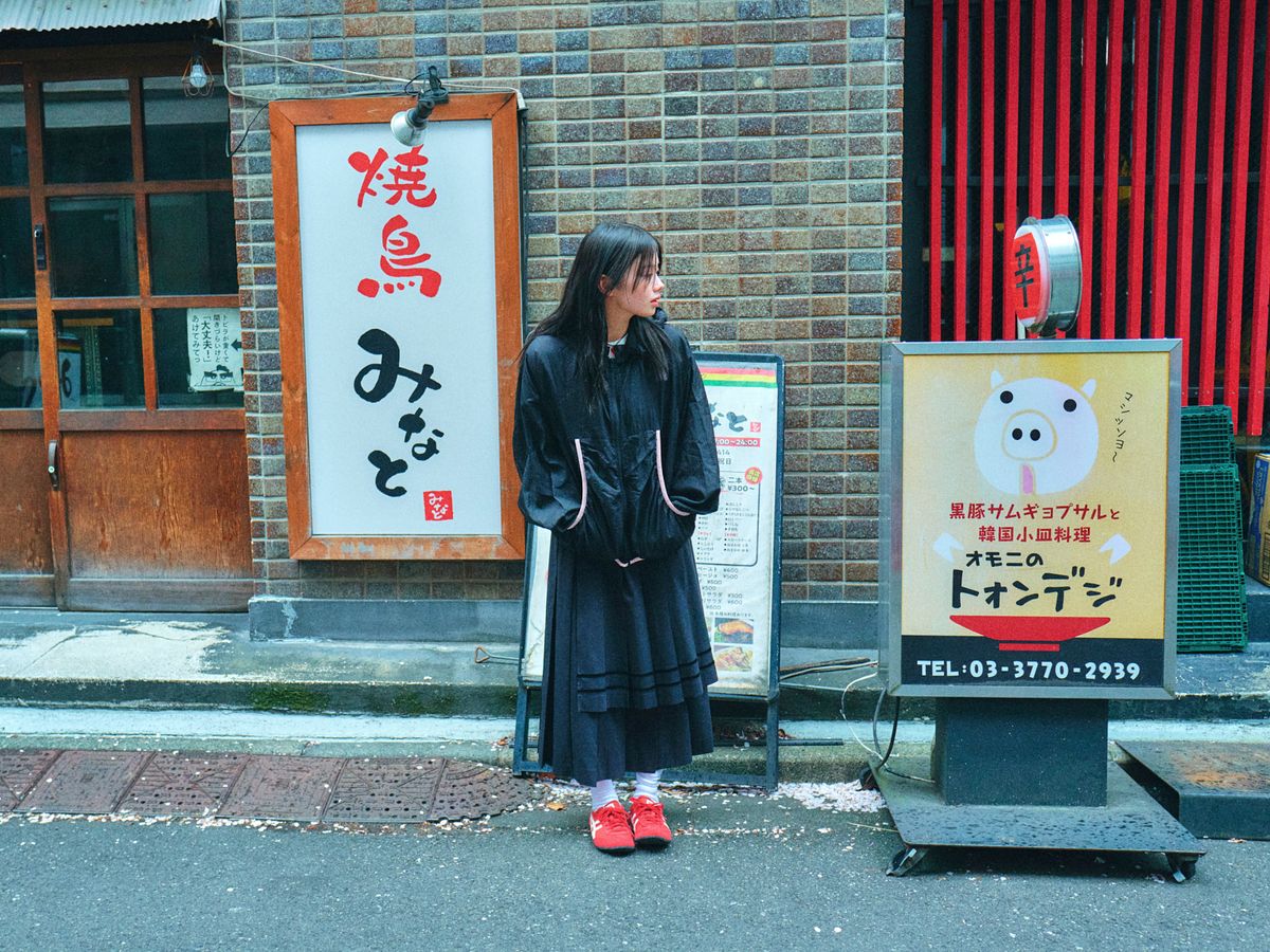 로액슈얼(LO AXUAL) OVERSIZED FRILL HOODED WINDBREAKER_BLACK