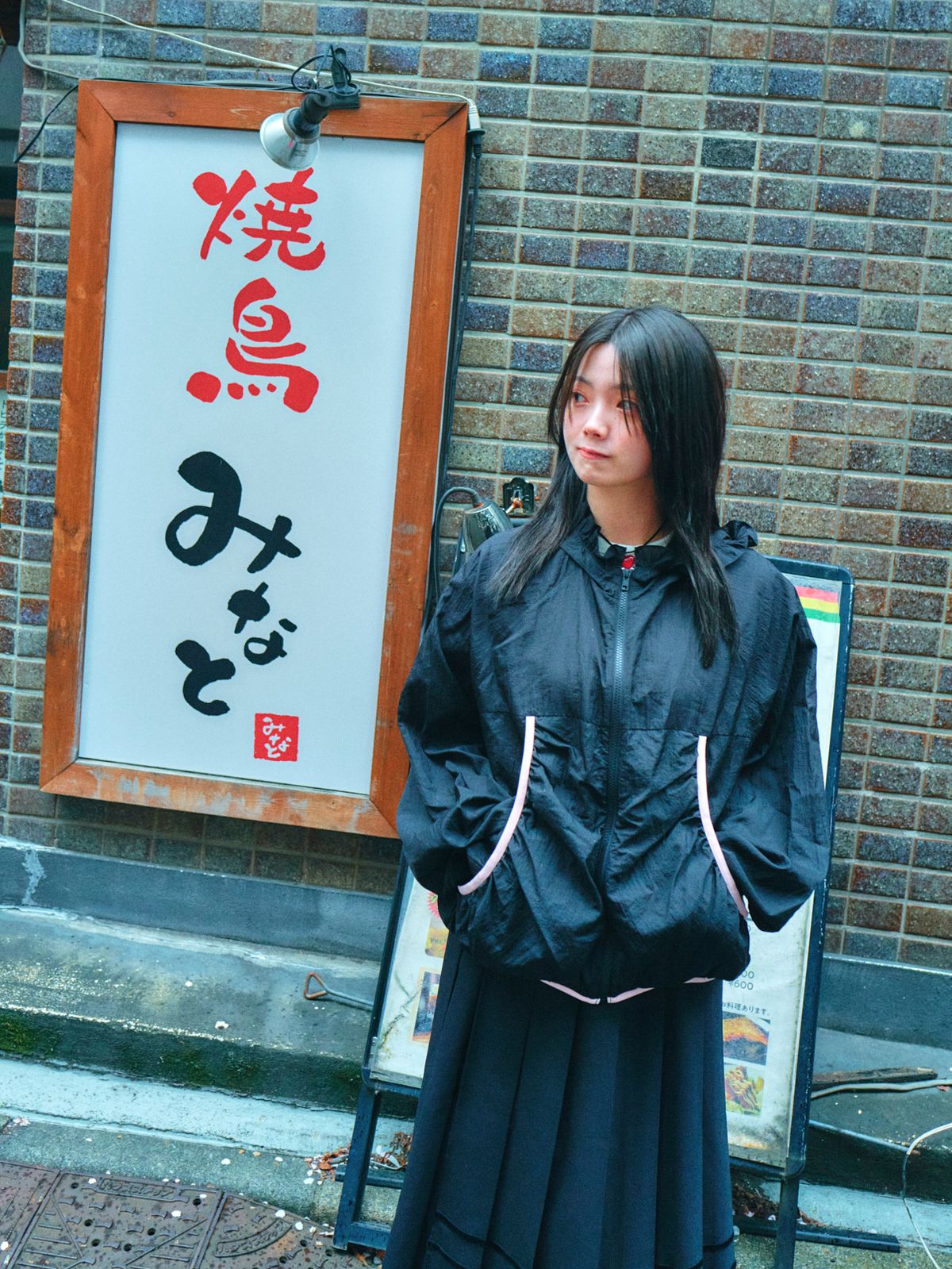 로액슈얼(LO AXUAL) OVERSIZED FRILL HOODED WINDBREAKER_BLACK