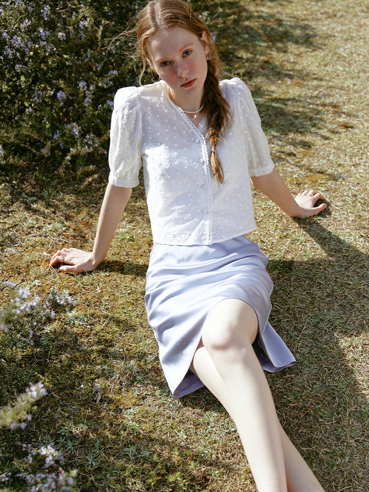 르니나(LENINA) DIANA satin midi skirt_DUSTY BLUE