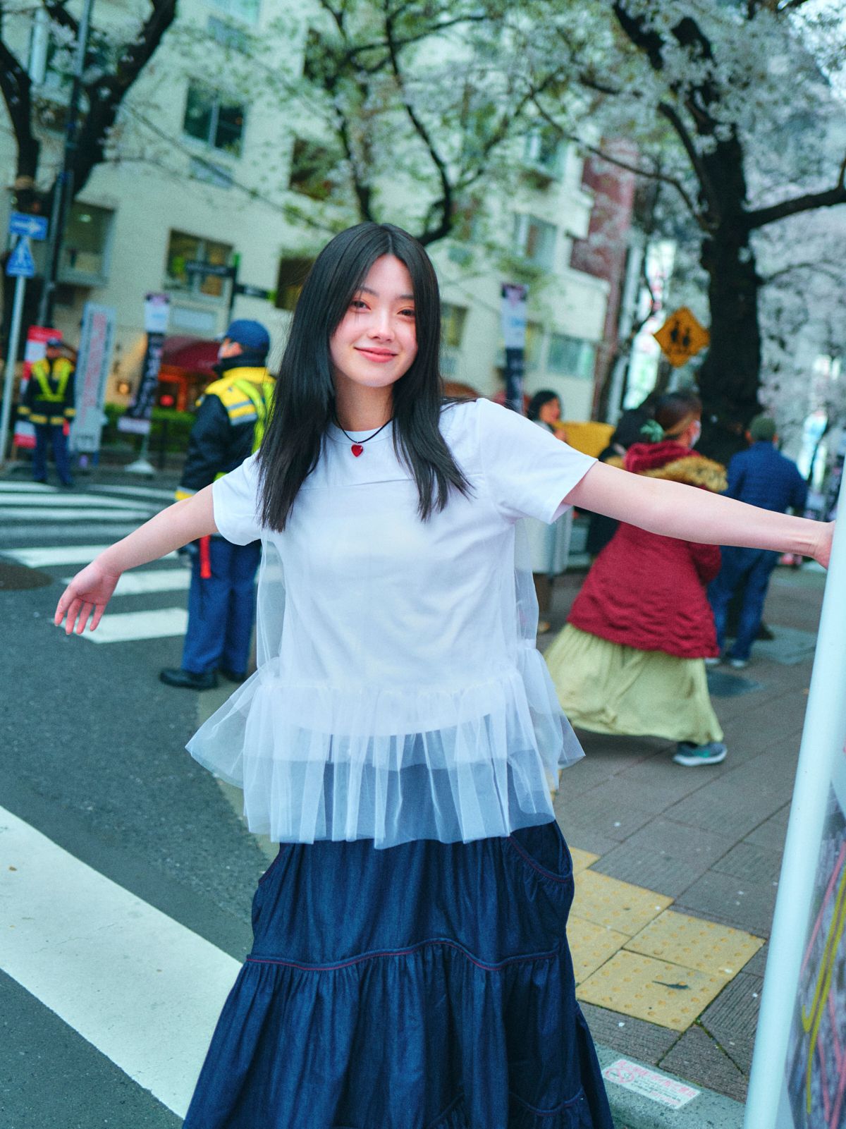로액슈얼(LO AXUAL) MESH LAYERD FRILL T-SHIRTS_WHITE