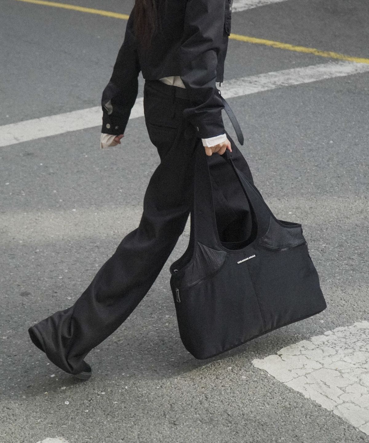 이우가마카라스(IUGAMAKARAS) Nylon Shopper Bag (Black)