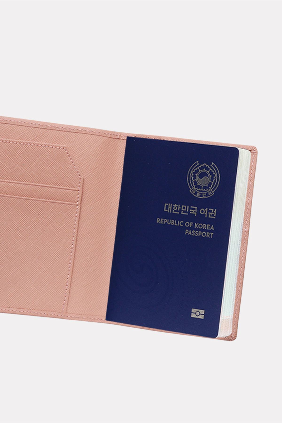 마뜨(MATT) 사피아노 소가죽 콤비 여권지갑 핑크
