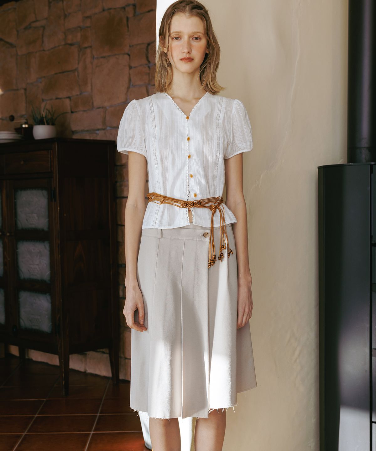 앤니즈(ANDNEEDS) Carmen pleats wrap skirt (beige)