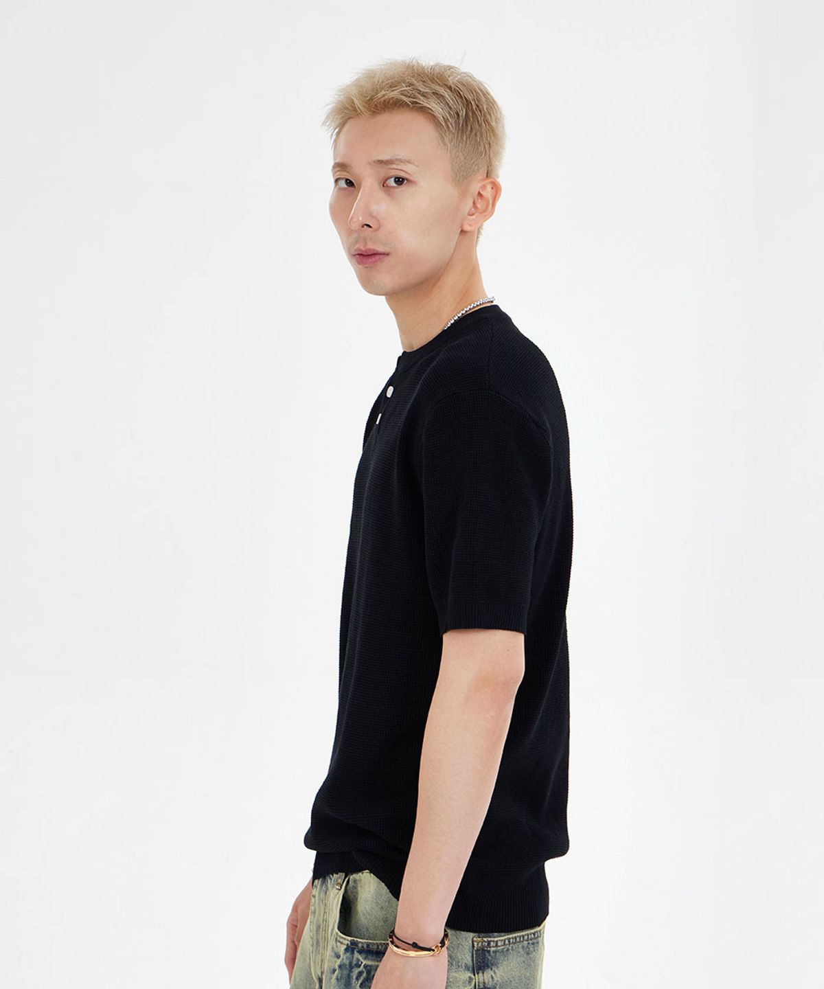 메이킷투(MAKEITTO) 헨리넥 와플 반팔 티셔츠_블랙