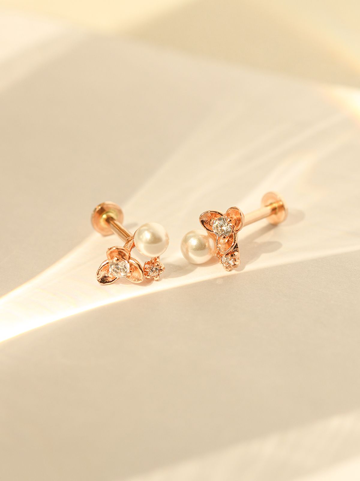 미니멀피어싱(MINIMALPIERCING) 14K 인터널 플라워 진주 라블렛 피어싱