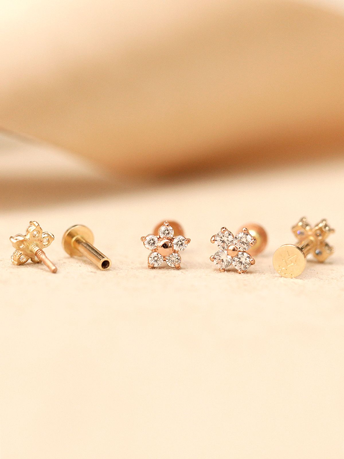 미니멀피어싱(MINIMALPIERCING) 14K 인터널 미니미 포인트 큐빅 플라워 라블렛 피어싱