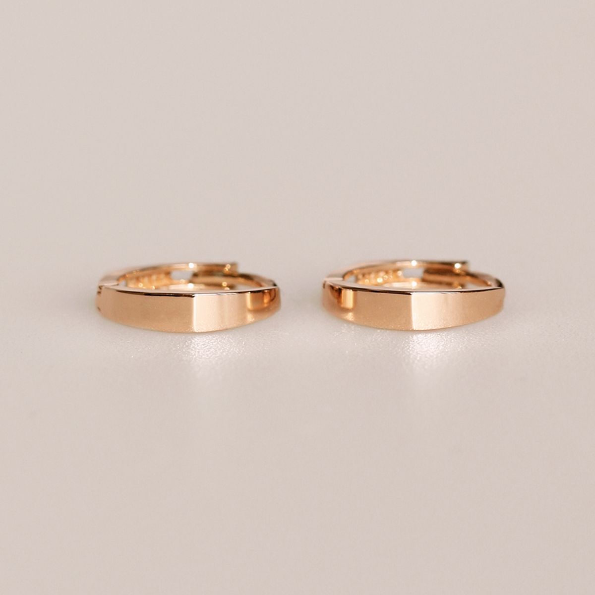 러비앤비(LOVEENB) [14K gold] 솔리드 원터치 귀걸이[Single]