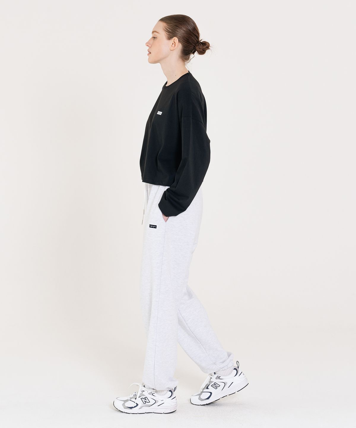 인지액티브(INJIACTIVE) Small Logo Crop Long Sleeve 블랙