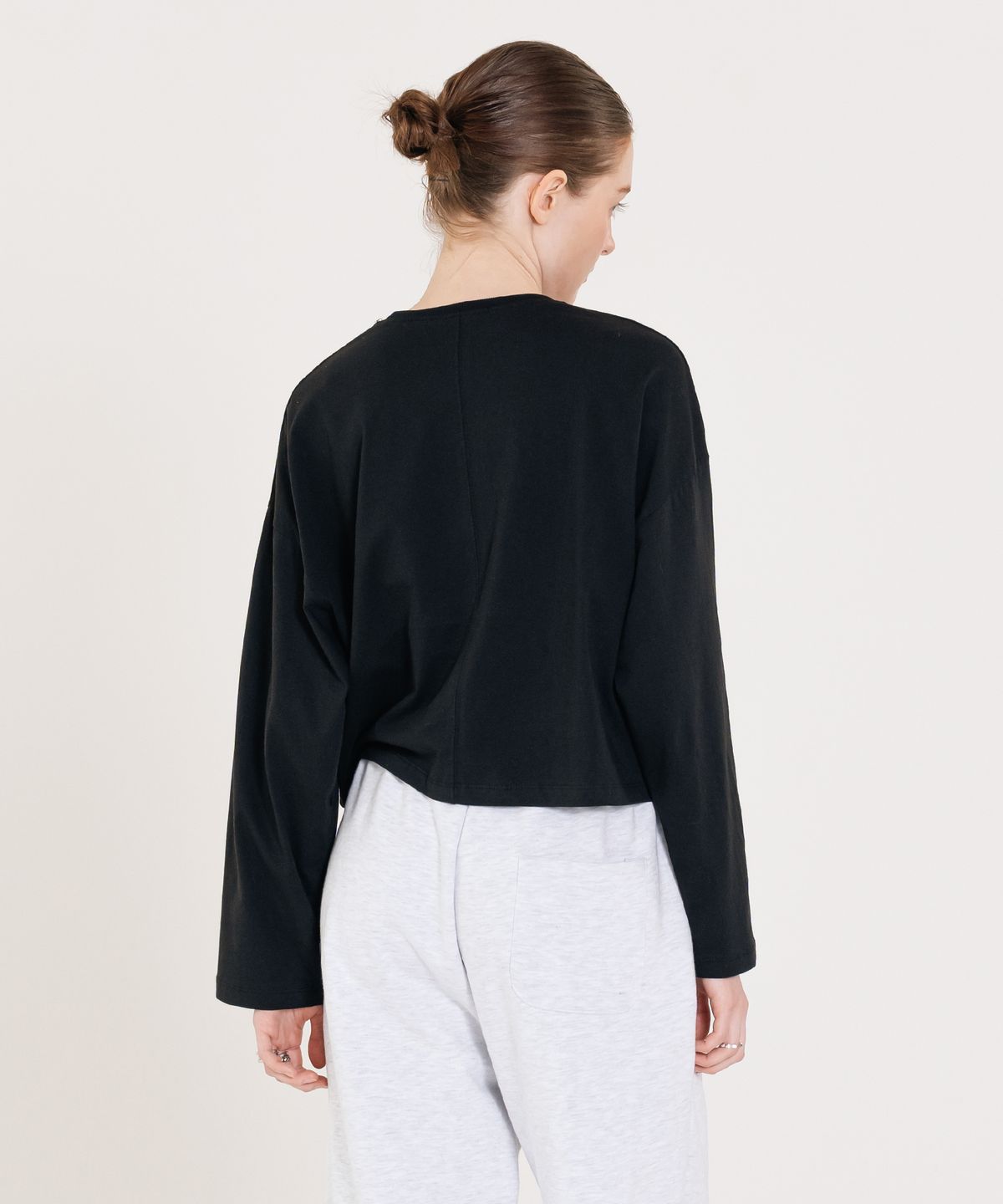 인지액티브(INJIACTIVE) Small Logo Crop Long Sleeve 블랙