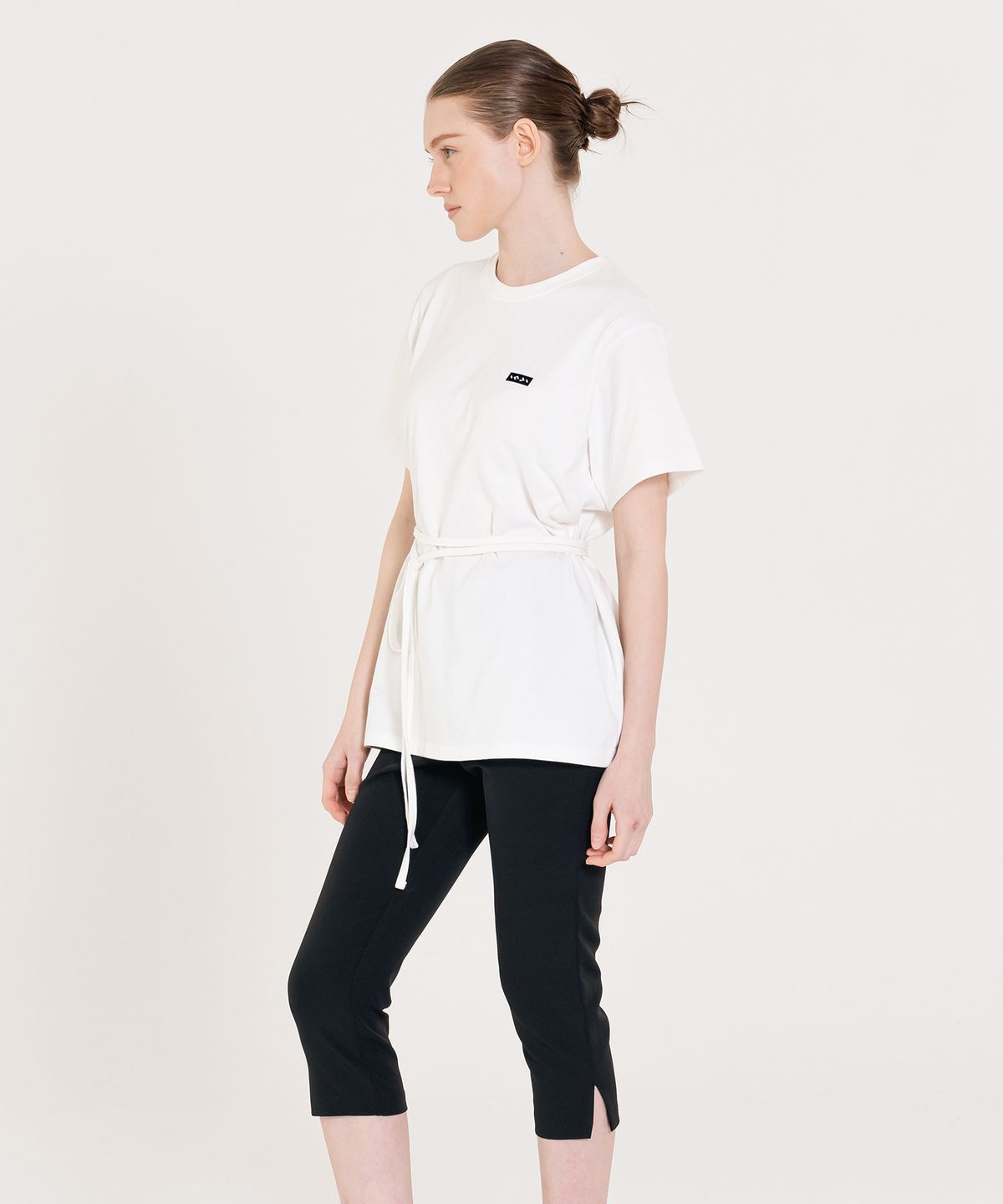 인지액티브(INJIACTIVE) Small Logo Over Strap tee 화이트