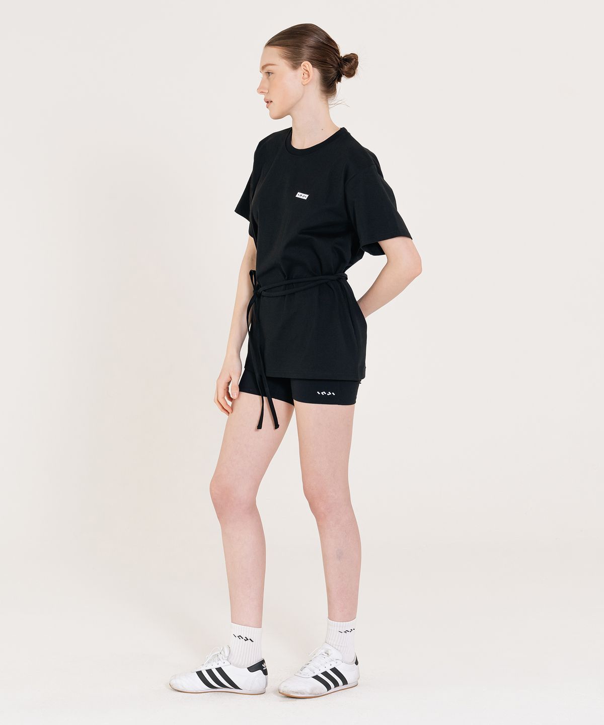 인지액티브(INJIACTIVE) Small Logo Over Strap tee 블랙