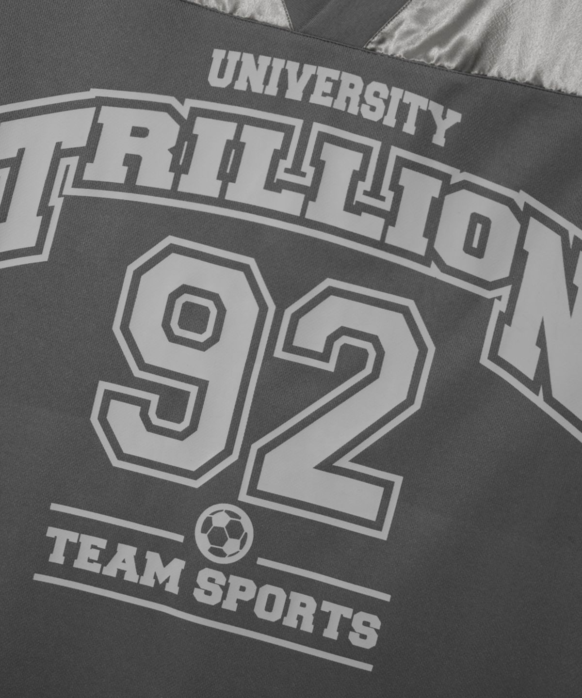 트릴리온(TRILLION) 메쉬 풋볼 그래픽 저지 하프 슬리브 [차콜]