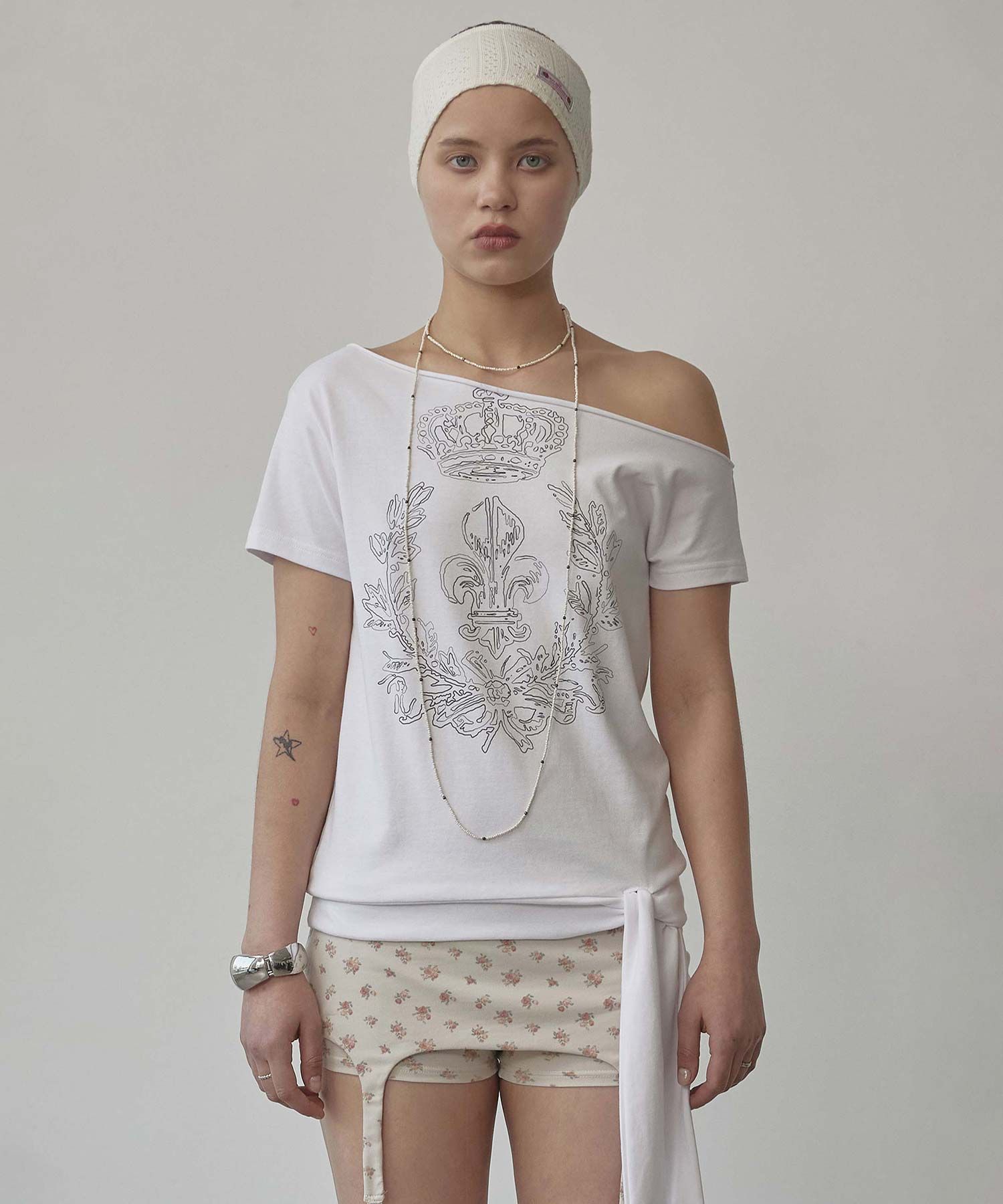 MUSINSA公式 | SCULPTOR Chateau Shithole Tie Tee White