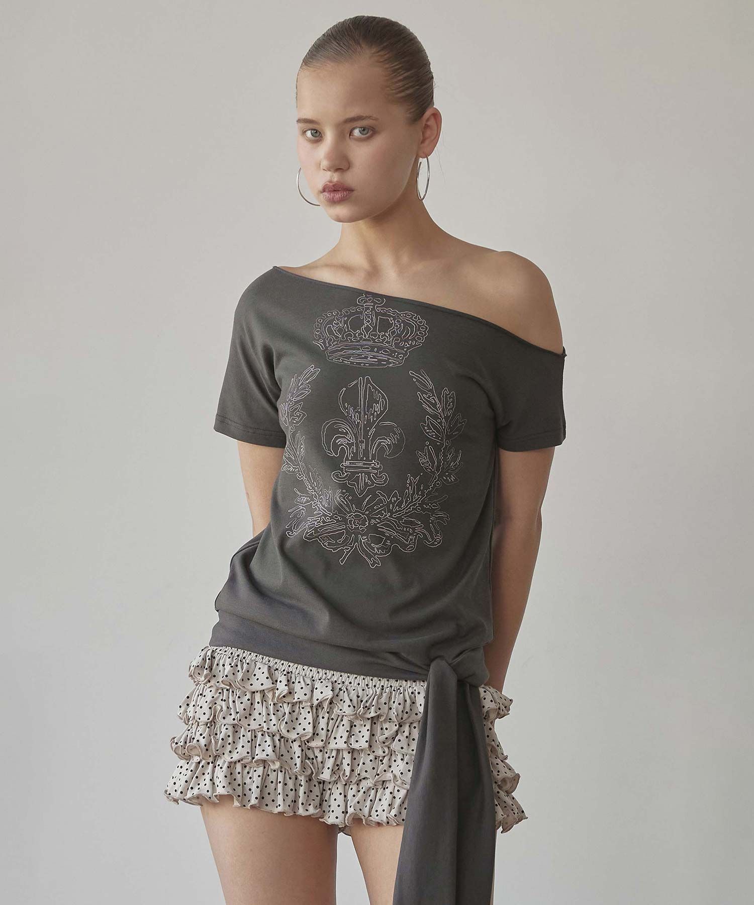 MUSINSA | SCULPTOR Chateau Shithole Tie Tee Charcoal