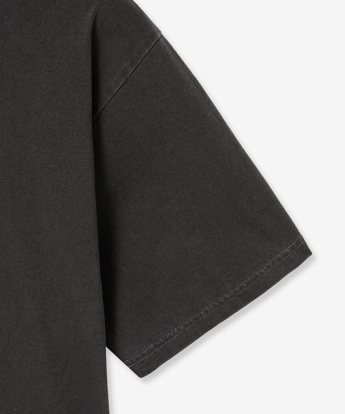 브이투(VTWO) 조종사 스누피 피그먼트 티셔츠 (CHARCOAL)