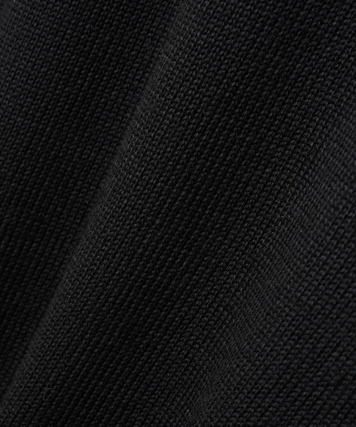 브이투(VTWO) 쿨 워셔블 라운드 넥 하프 니트 (BLACK)