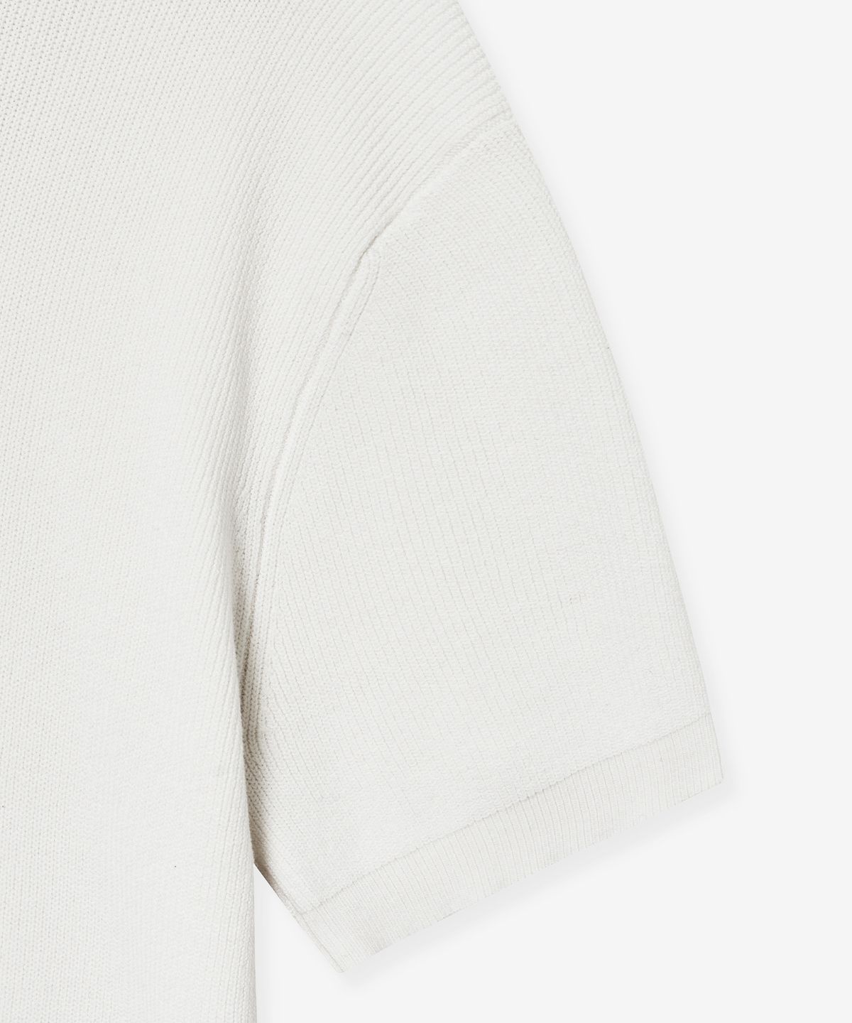 브이투(VTWO) 워셔블 헨리넥 하프 니트 (IVORY)