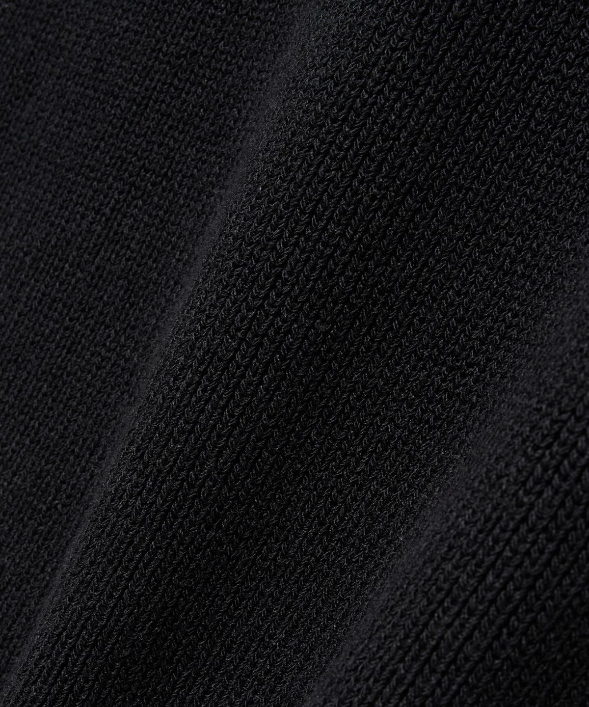 브이투(VTWO) 워셔블 헨리넥 하프 니트 (BLACK)