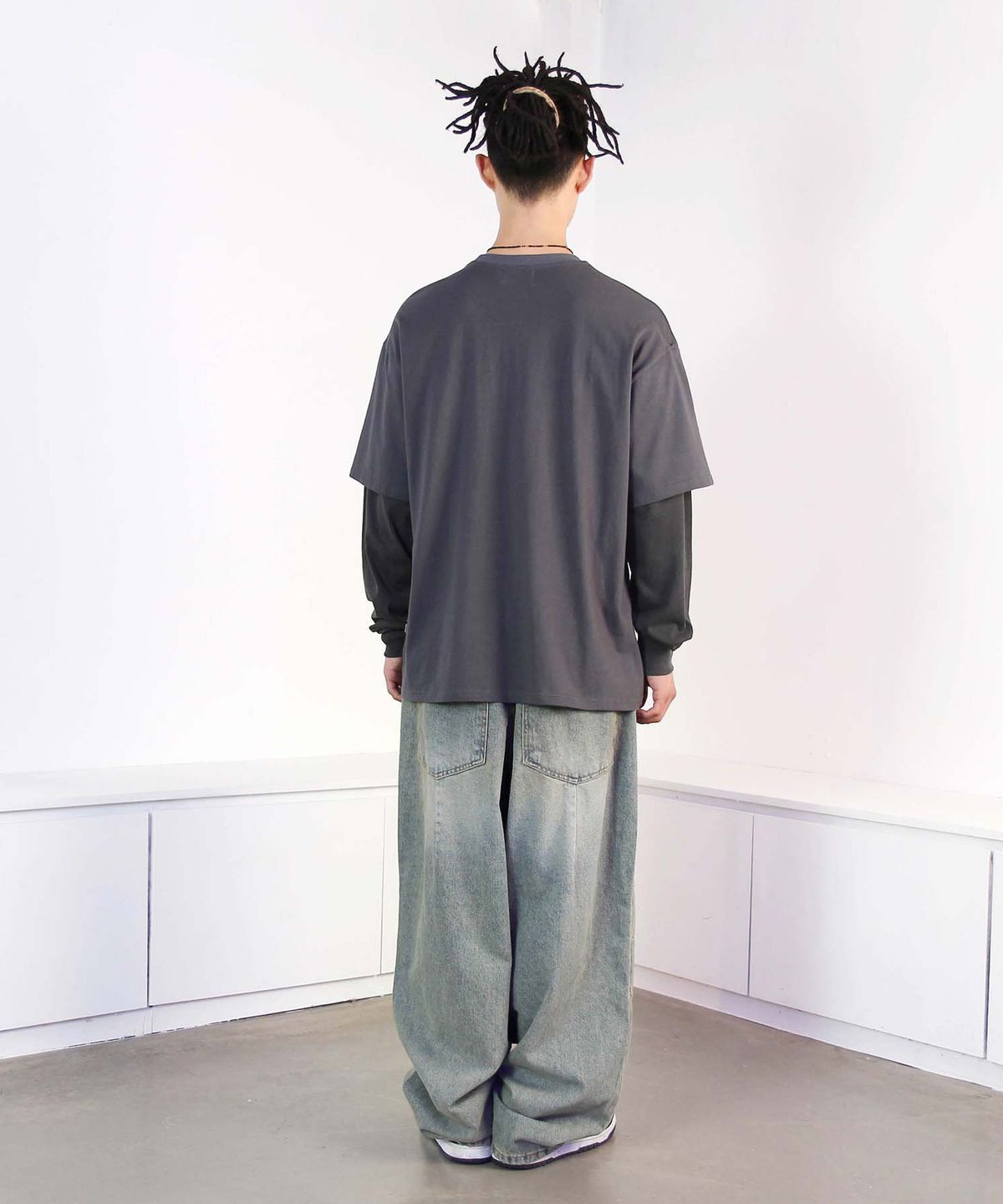 믹쓰제이(MIXXJ) BAT LAYERED LONG SLEEVE (CHARCOAL)