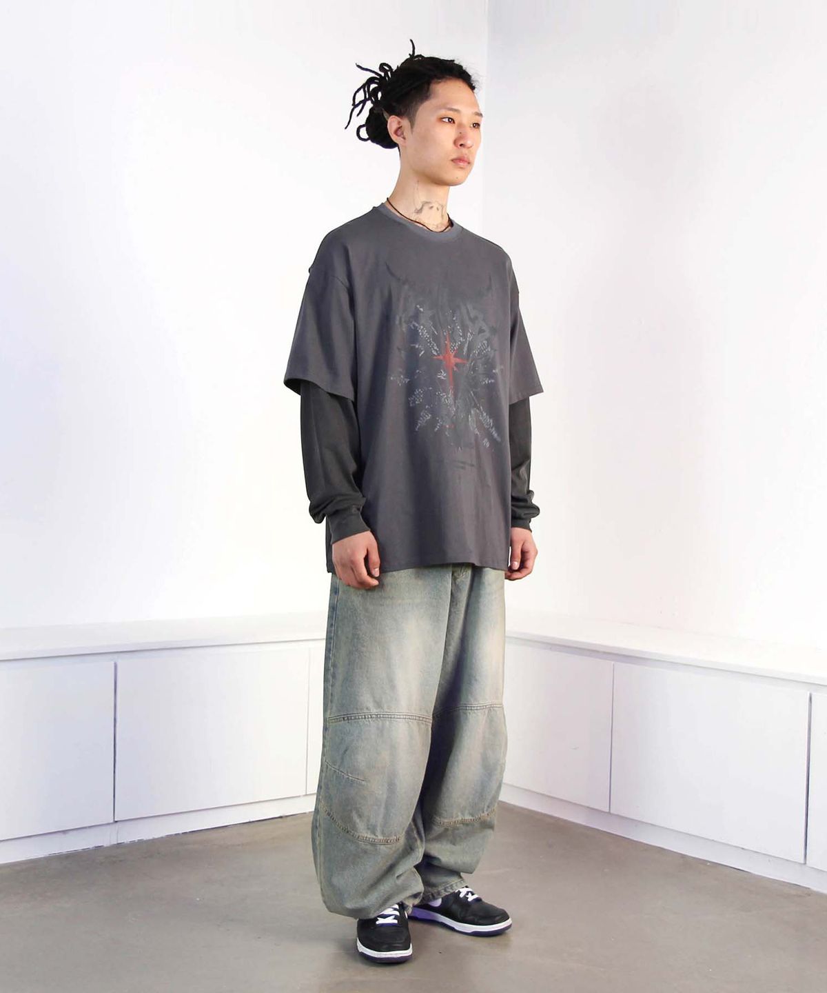 믹쓰제이(MIXXJ) BAT LAYERED LONG SLEEVE (CHARCOAL)