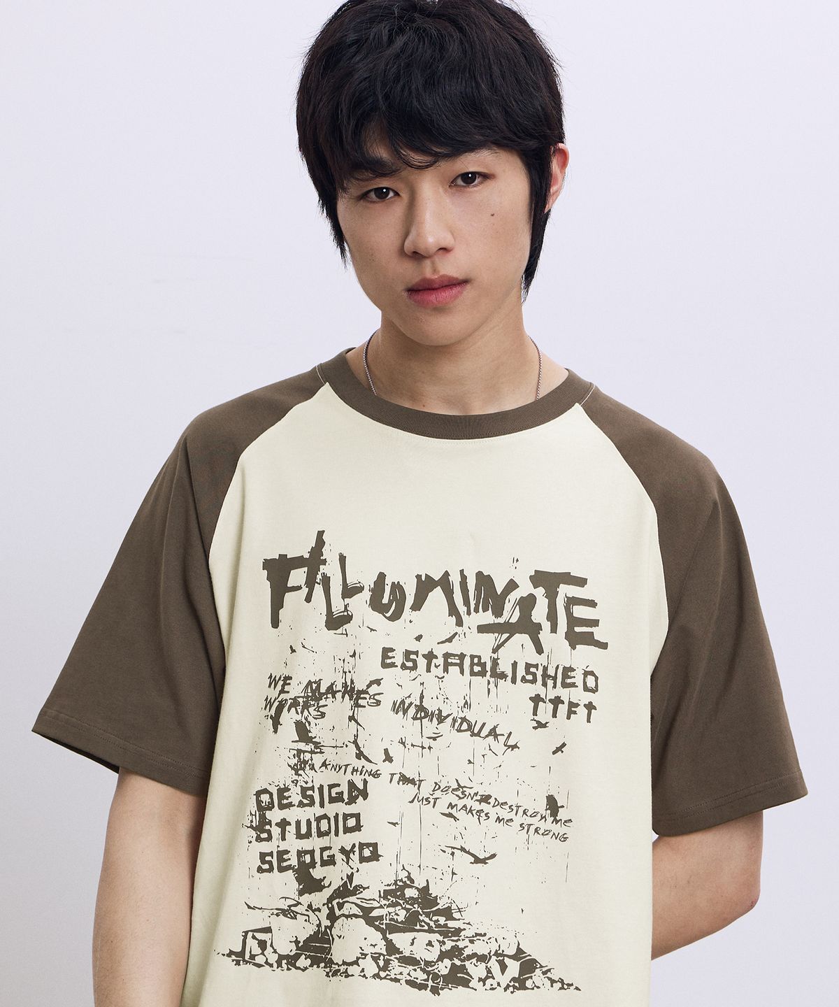 필루미네이트(FILLUMINATE) 메스 래글런 티셔츠-브라운
