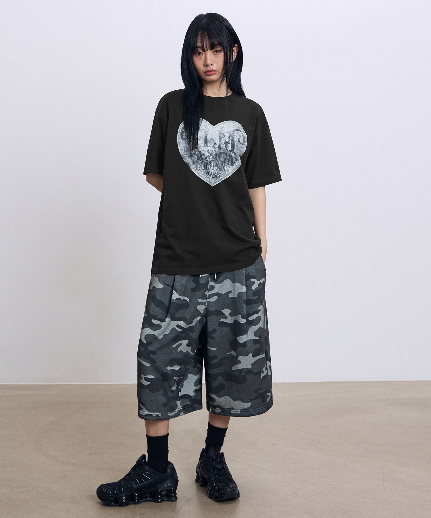 Tシャツ・カットソー [FILLUMINATE] FLM Vintage Heart Graphic T-Shirt MUSINSA | FILLUMINATE FLM Vintage Heart Graphic Tee-Black
