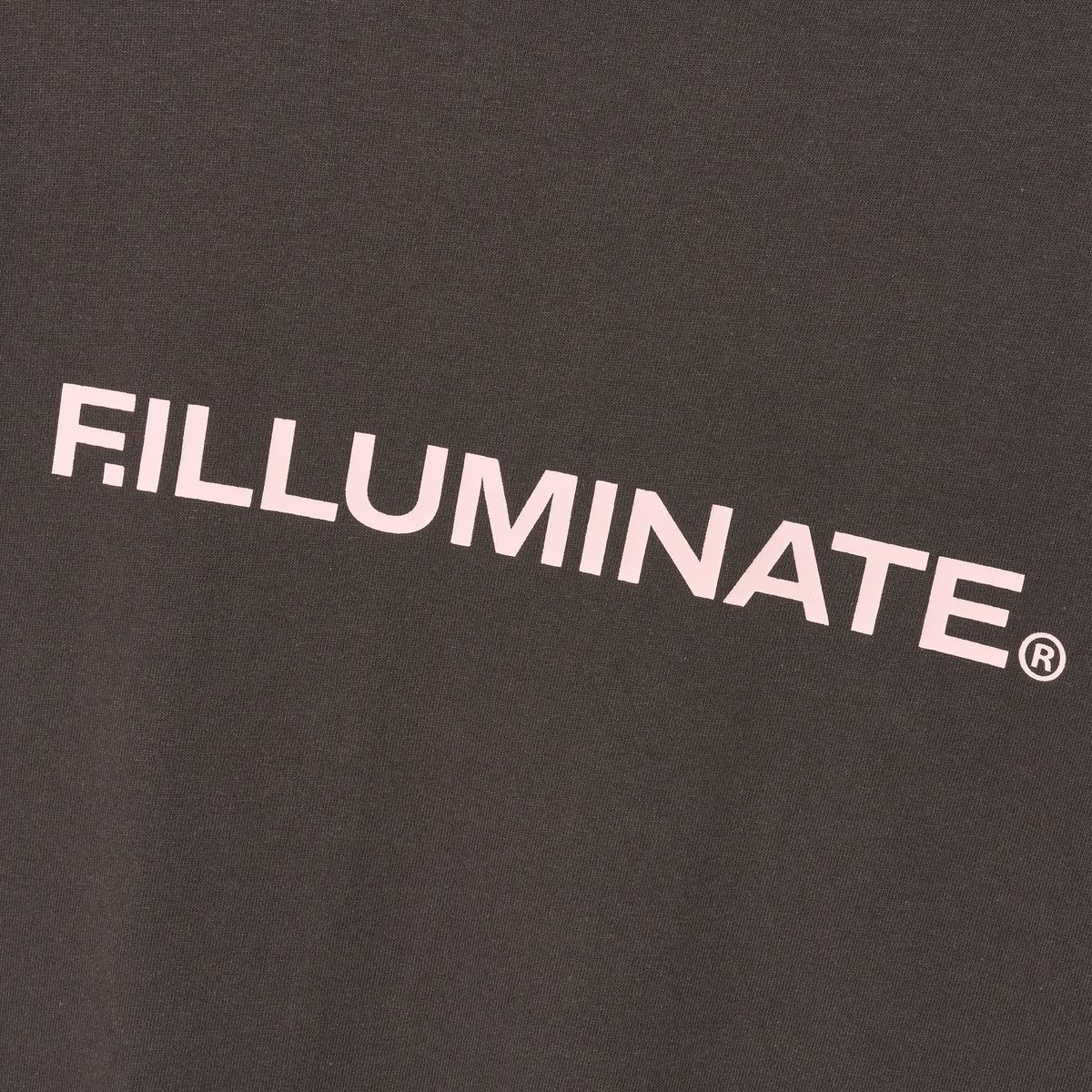 필루미네이트(FILLUMINATE) 시그니처 어센틱 로고 티셔츠-브라운