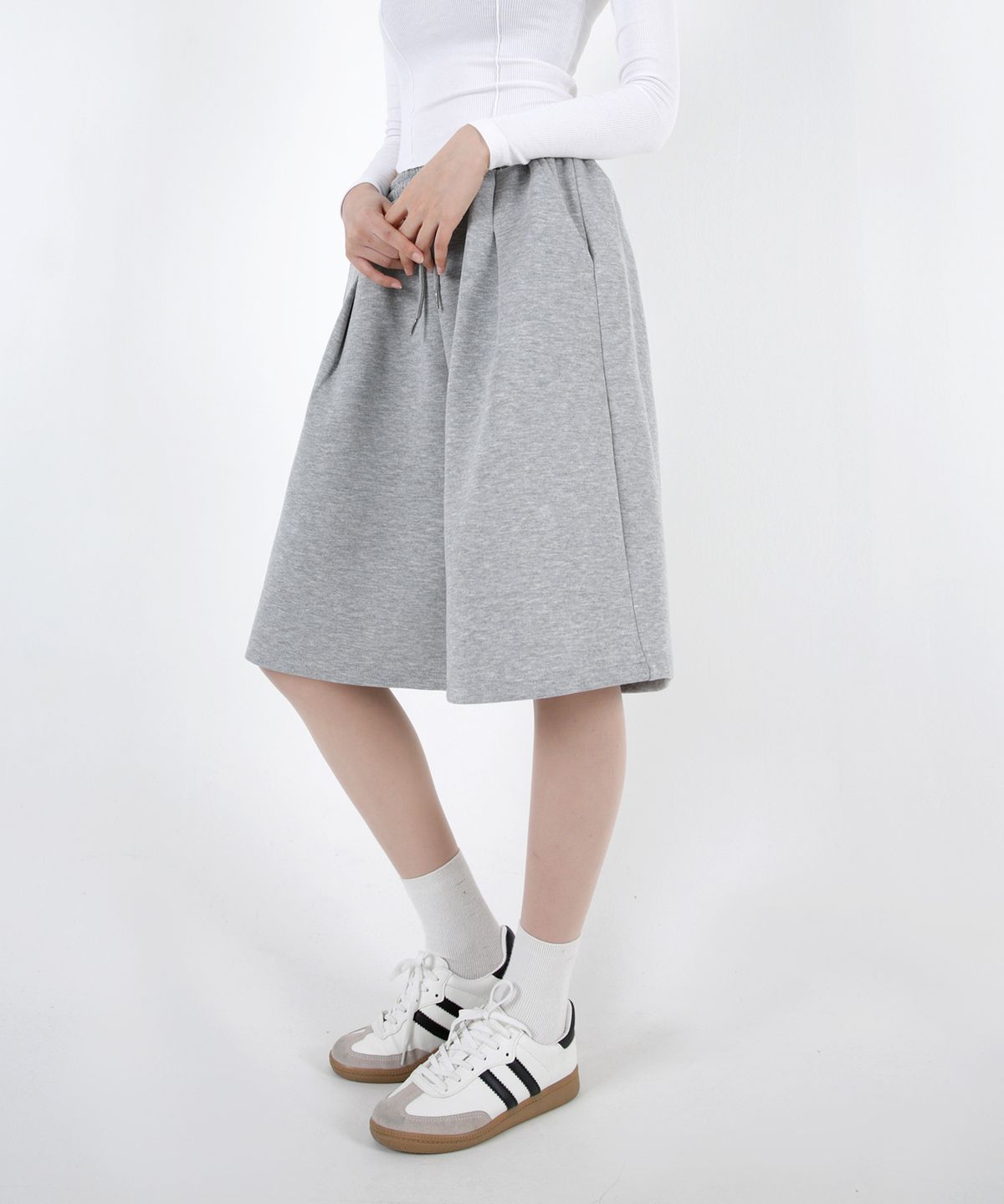 음(UMM) 여자 원턱스티치 숏롱 버뮤다팬츠 4COLOR