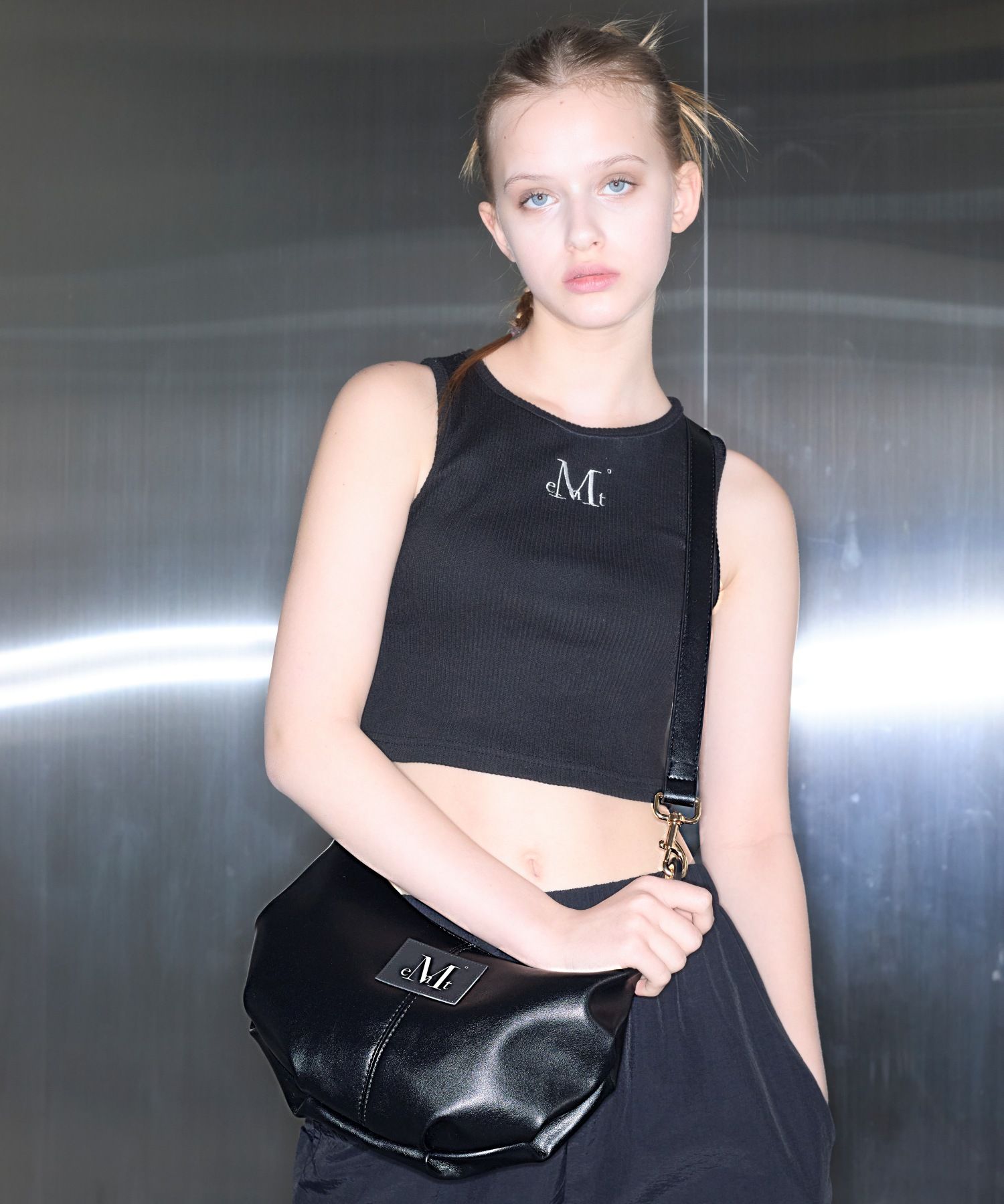 ショルダーバッグ・ポシェット MUCENT MERCY EYELET HALF MOON MINI CROSS BAG 5BMR0102 MUCENT] MERCY EYELET HALF MOON MINI クロスバッグ☆韓国