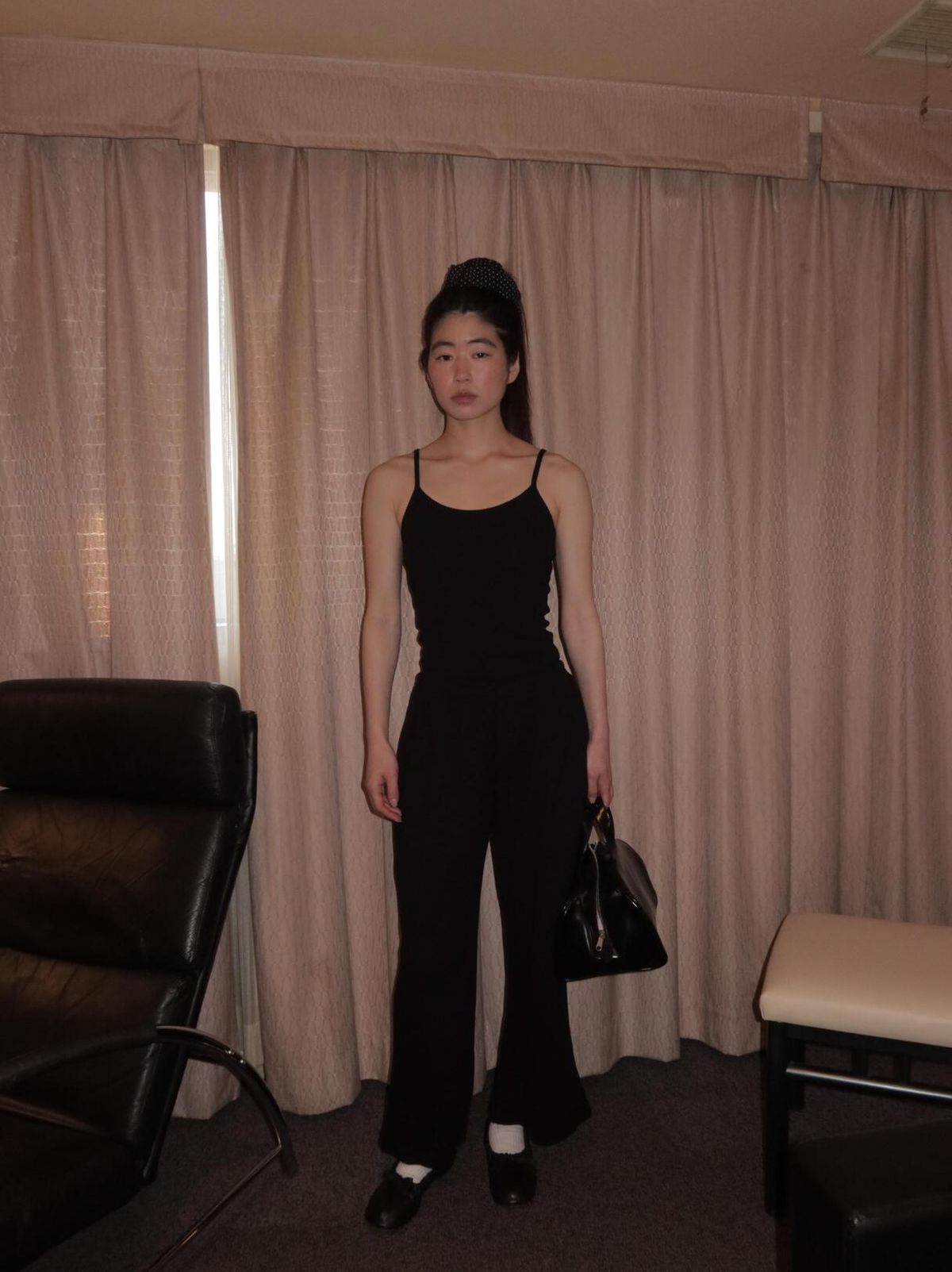 어텐즈(ATTENDS) Waffle sleeveless shirt (black)