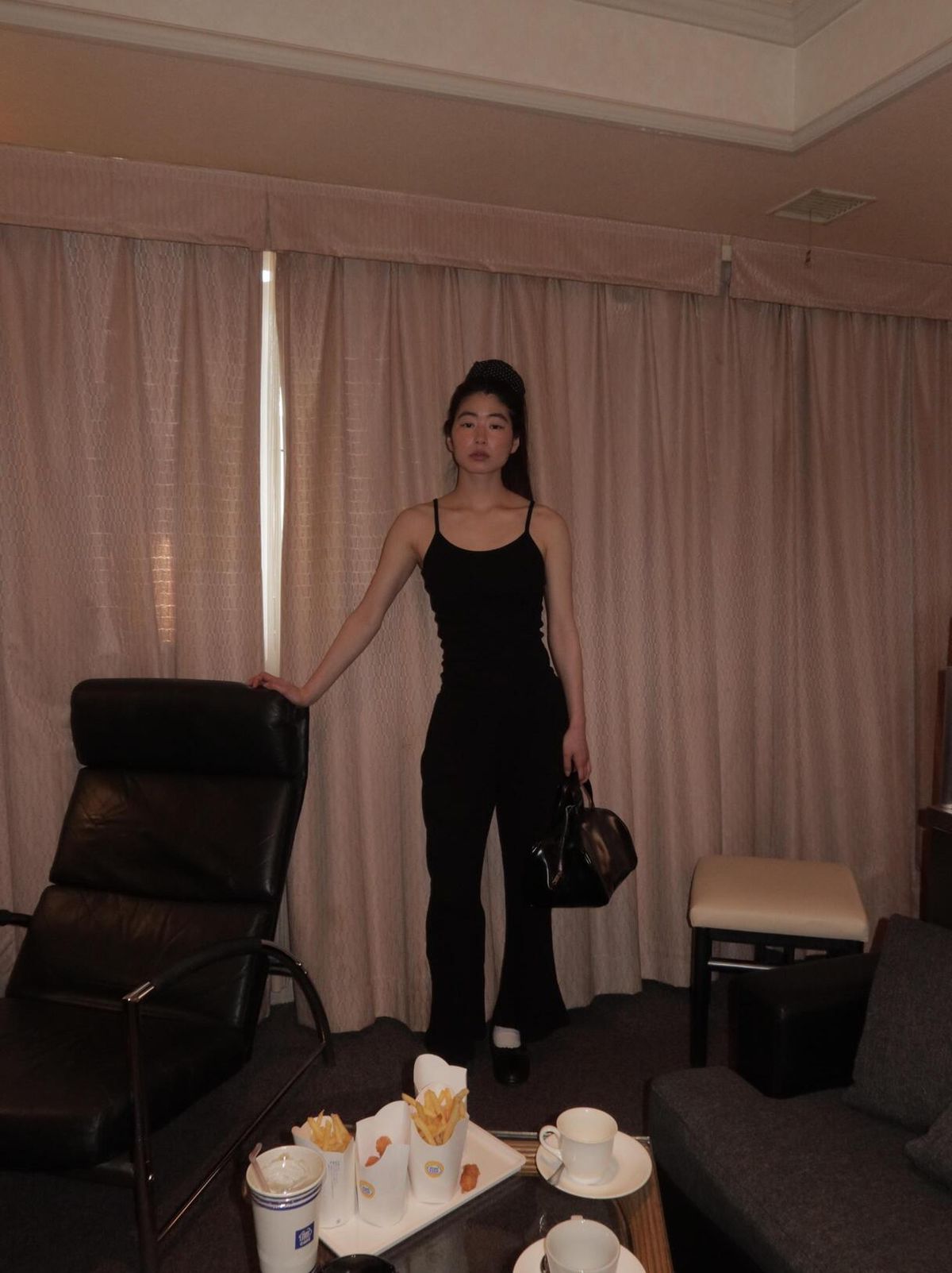 어텐즈(ATTENDS) Waffle sleeveless shirt (black)
