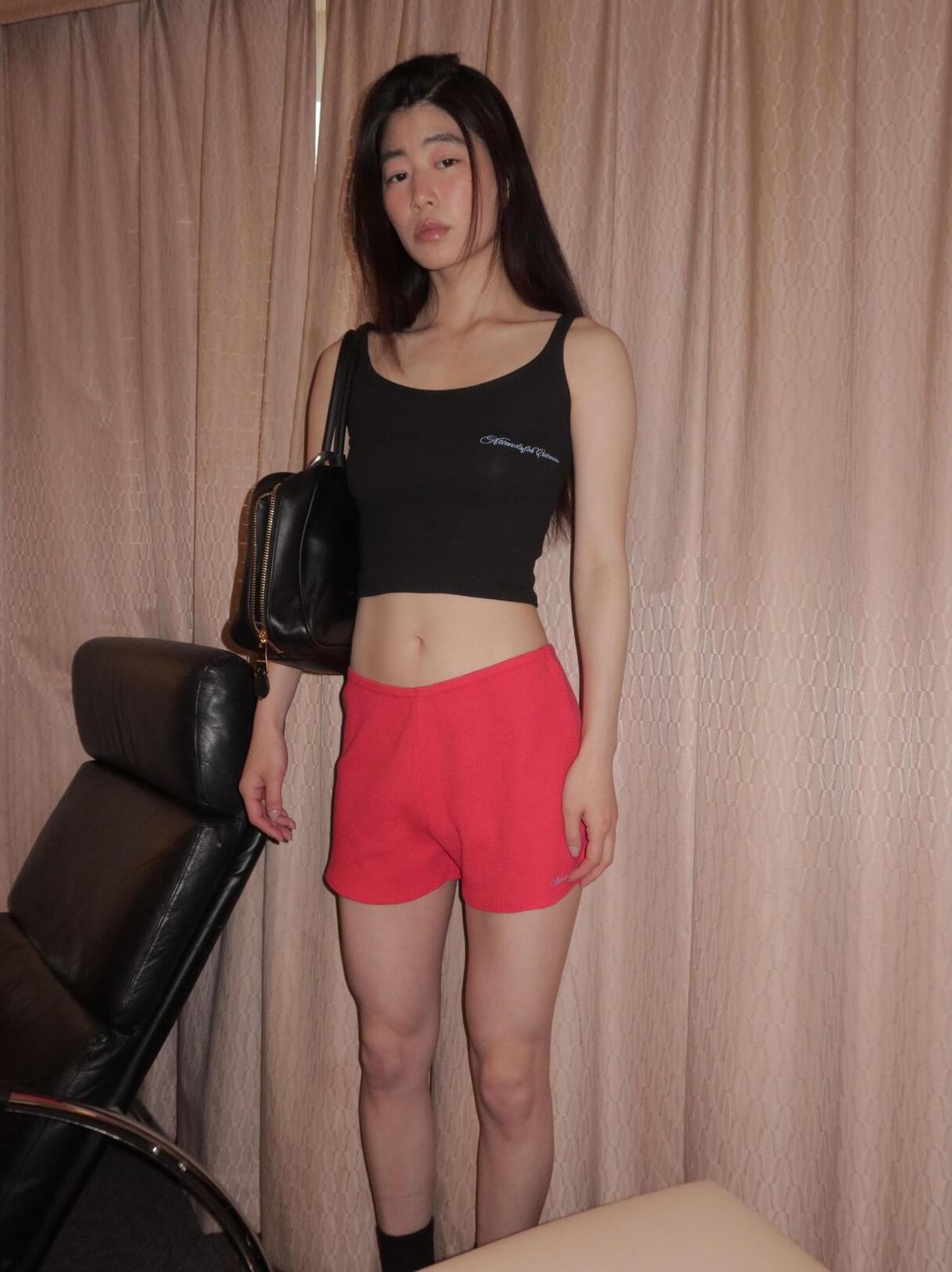 어텐즈(ATTENDS) Attends for cuteness tank top (Black)