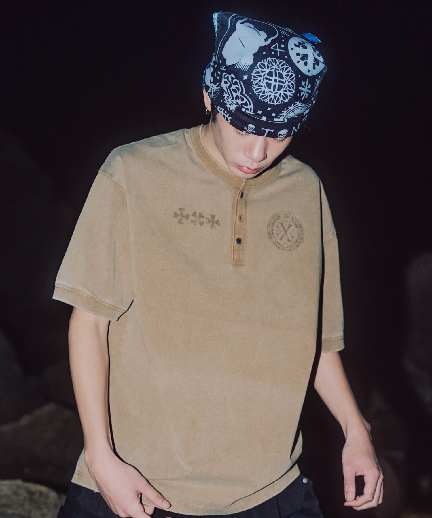 ★XTONZ★ XTT141 Clover Vintage Washing Henley Neck T-Shirt MUSINSA | XTONZ XTT141 Clover Vintage Washing Henley Neck T