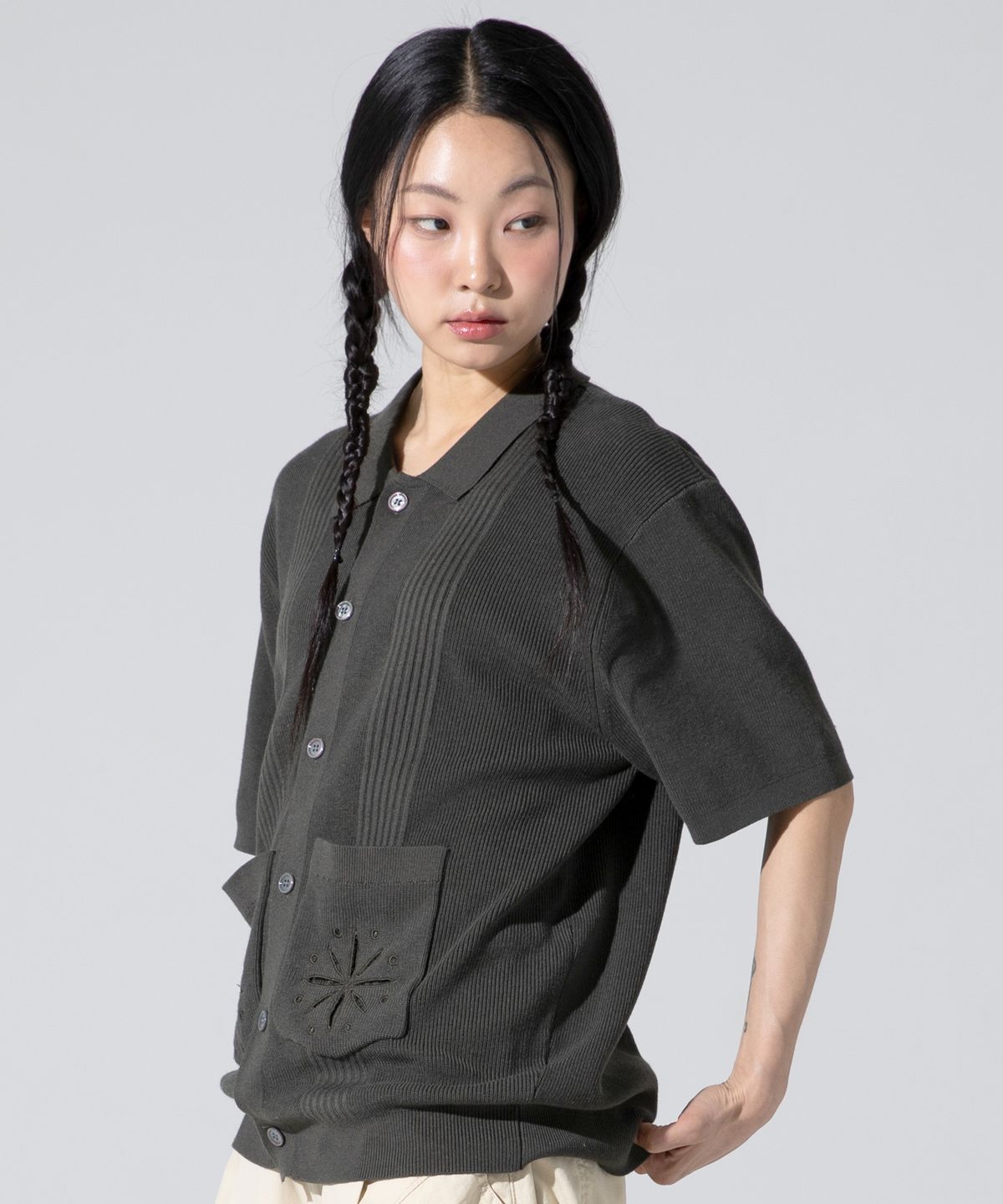 엑스톤즈(XTONZ) XTK152 쿠바 카라 반팔 니트 가디건 (KHAKI)
