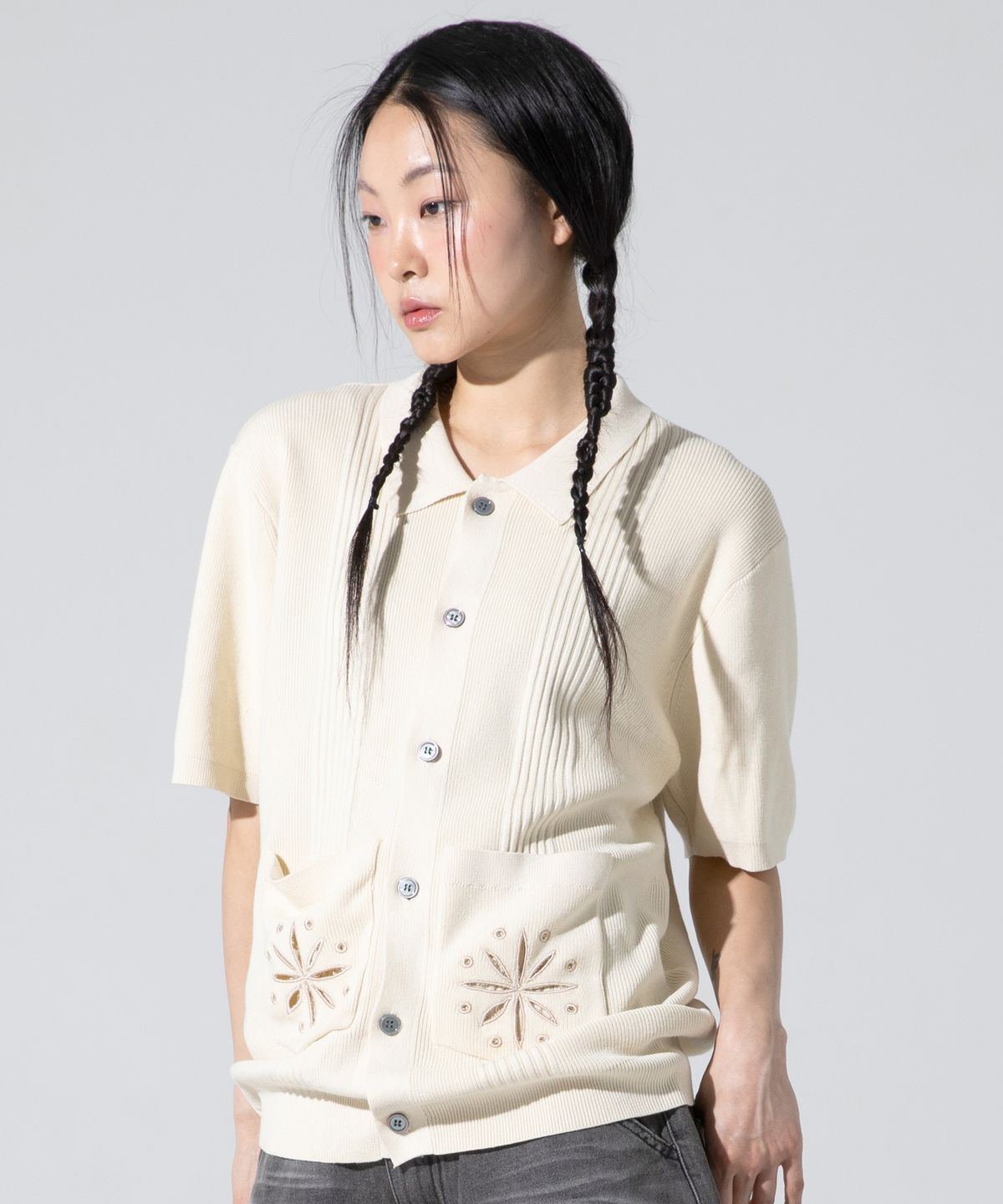 엑스톤즈(XTONZ) XTK152 쿠바 카라 반팔 니트 가디건 (IVORY)