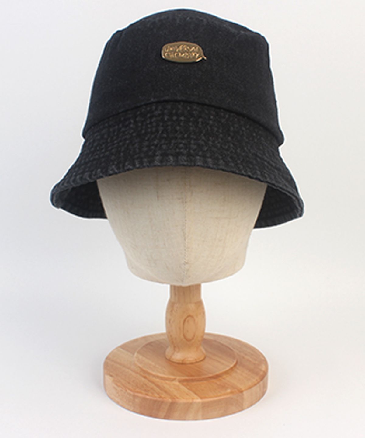 유니버셜 케미스트리(UNIVERSAL CHEMISTRY) Bubble Black Denim Bucket Hat 데님버킷햇