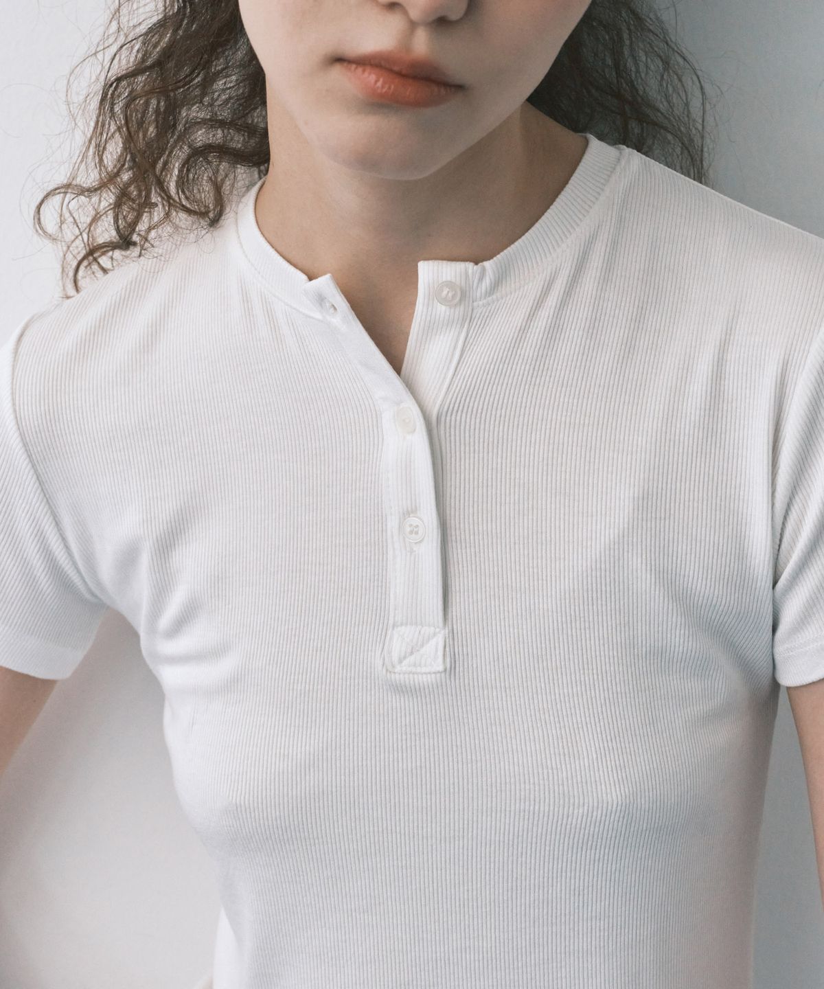 마이스(MAIS) HENRY SHORT SLEEVE TEE / WHITE