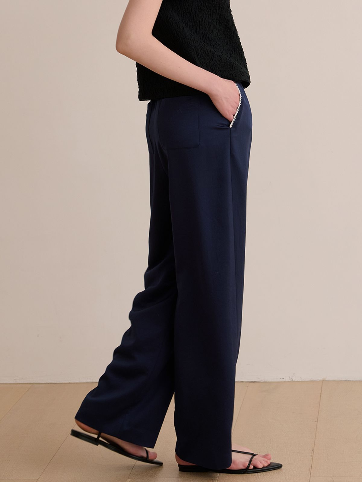 비뮤즈맨션(BEMUSE MANSION) Satin banding pants - Navy