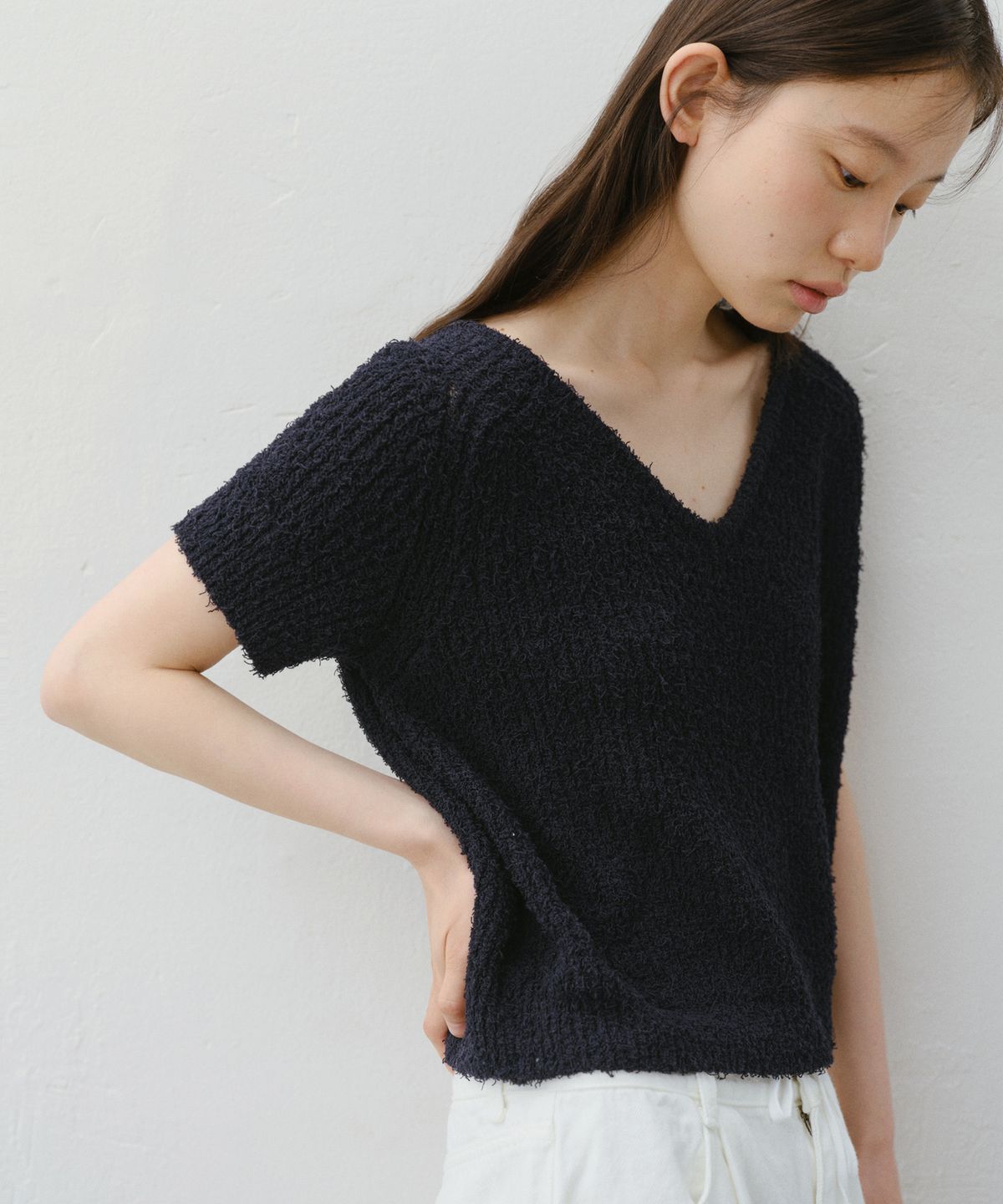 유라고(URAGO) Boucle V-neck half knit
