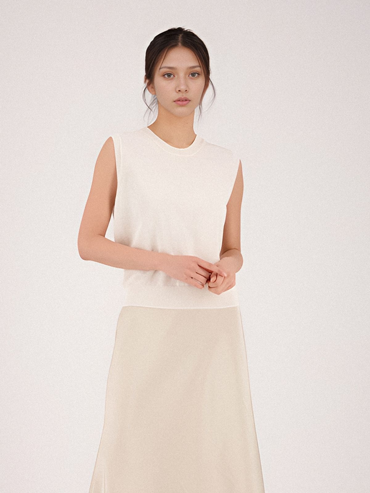 아쿠드(ACUD) Linen Round Neck Sleeveless Knit _Ivory