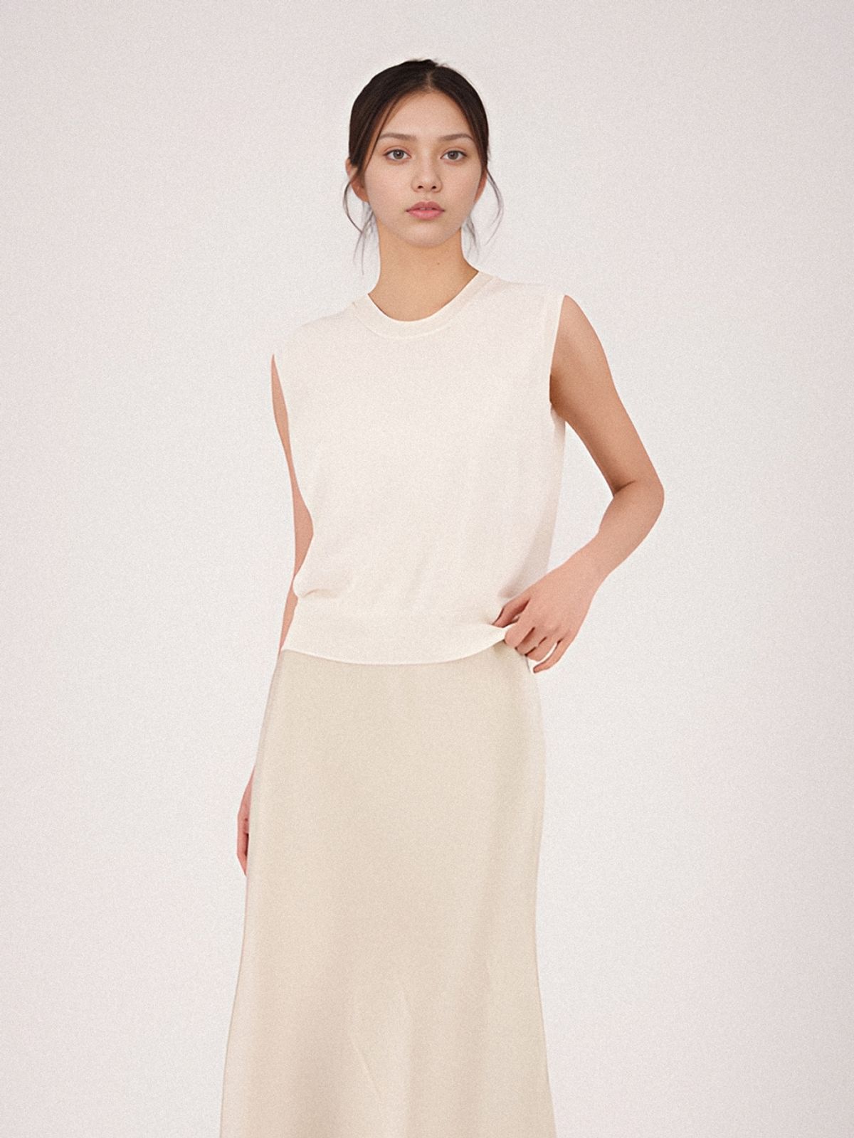 아쿠드(ACUD) Linen Round Neck Sleeveless Knit _Ivory