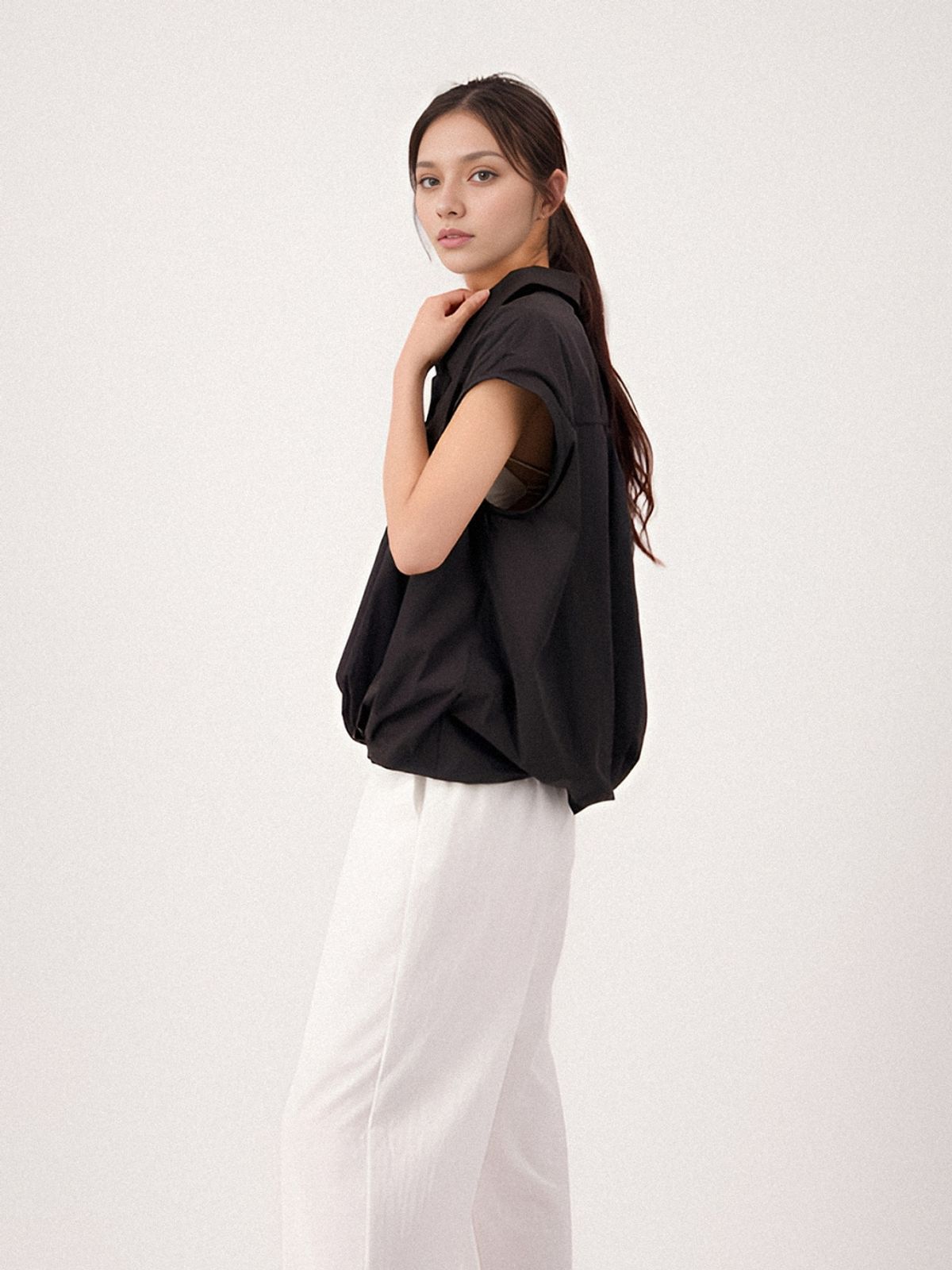 아쿠드(ACUD) Loosefit Sleeveless Shirt Blouse _Black