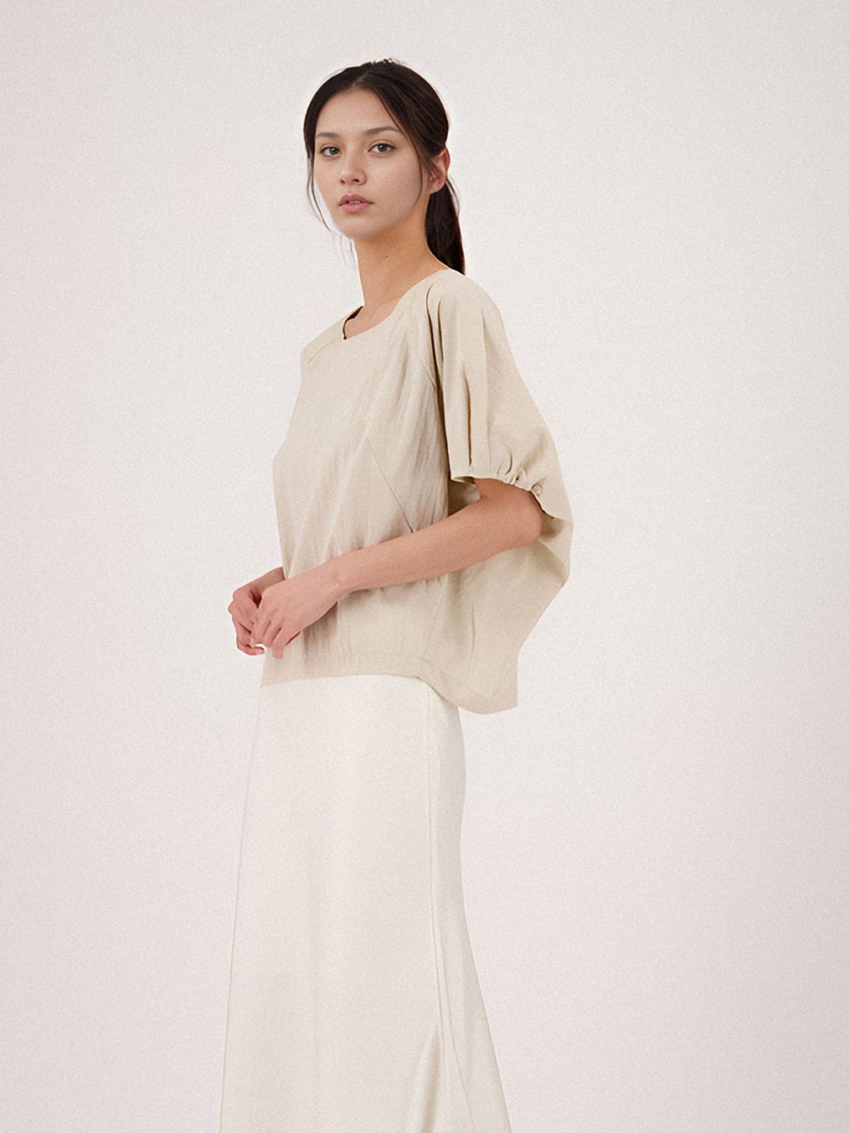 아쿠드(ACUD) Round Neck Raglan Blouse _Beige