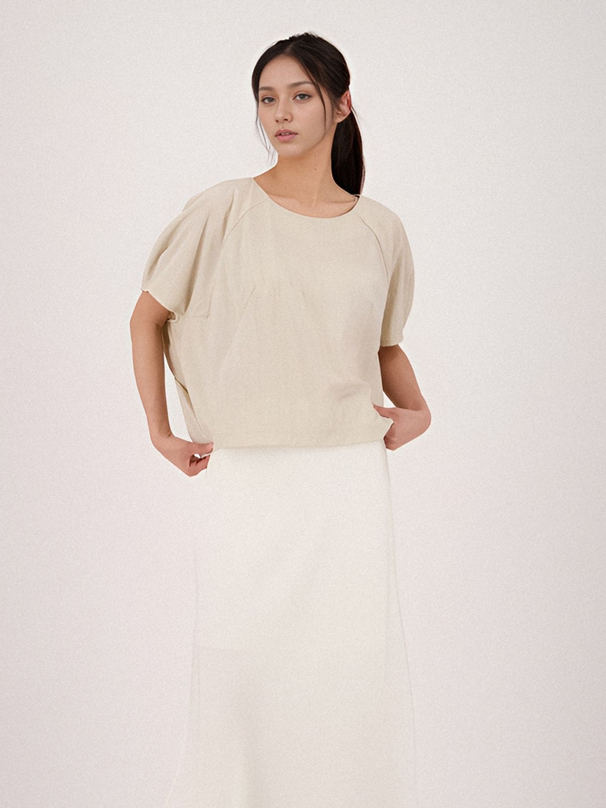 아쿠드(ACUD) Round Neck Raglan Blouse _Beige